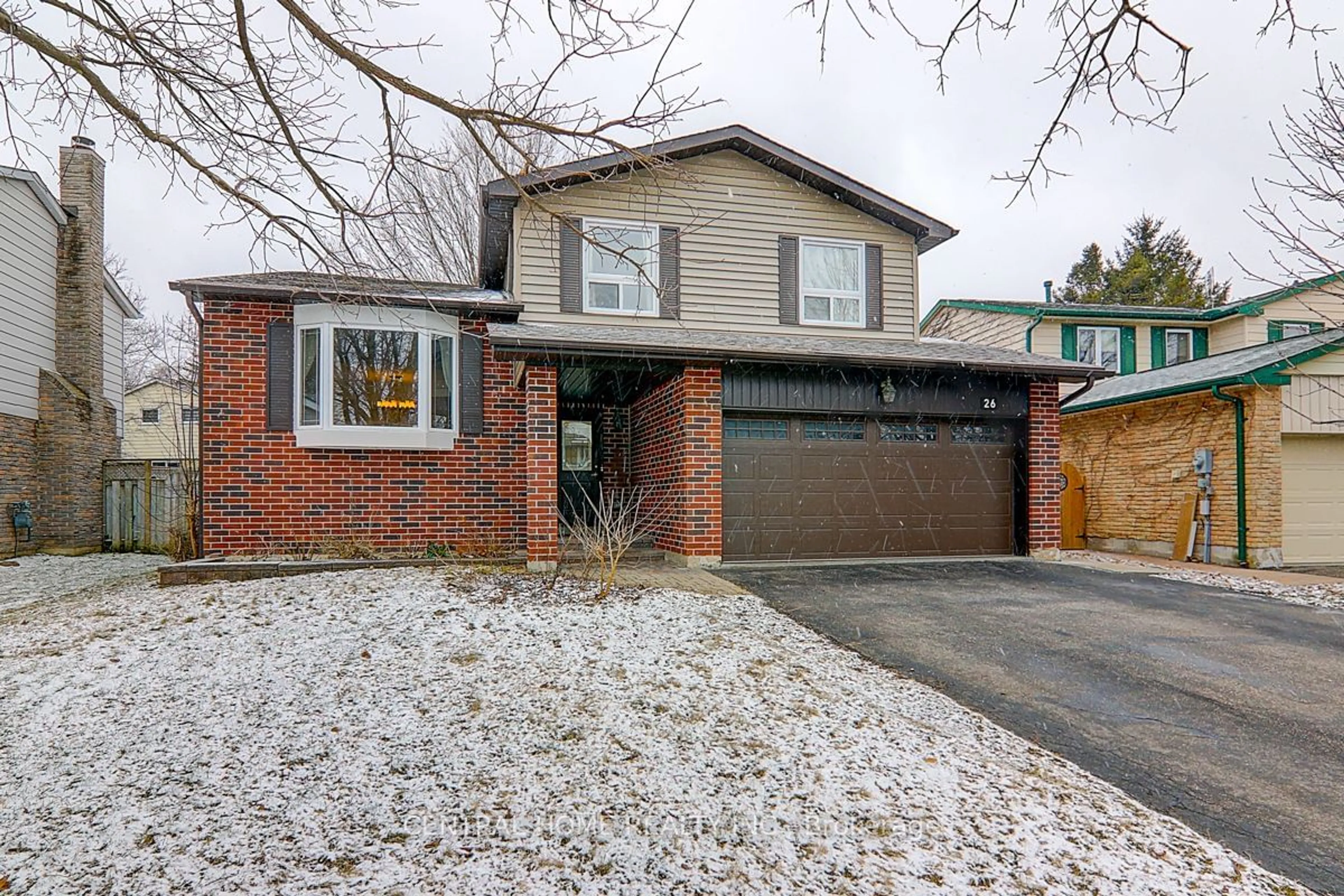 Home with brick exterior material for 26 Ashton Rd, Newmarket Ontario L3Y 5R4