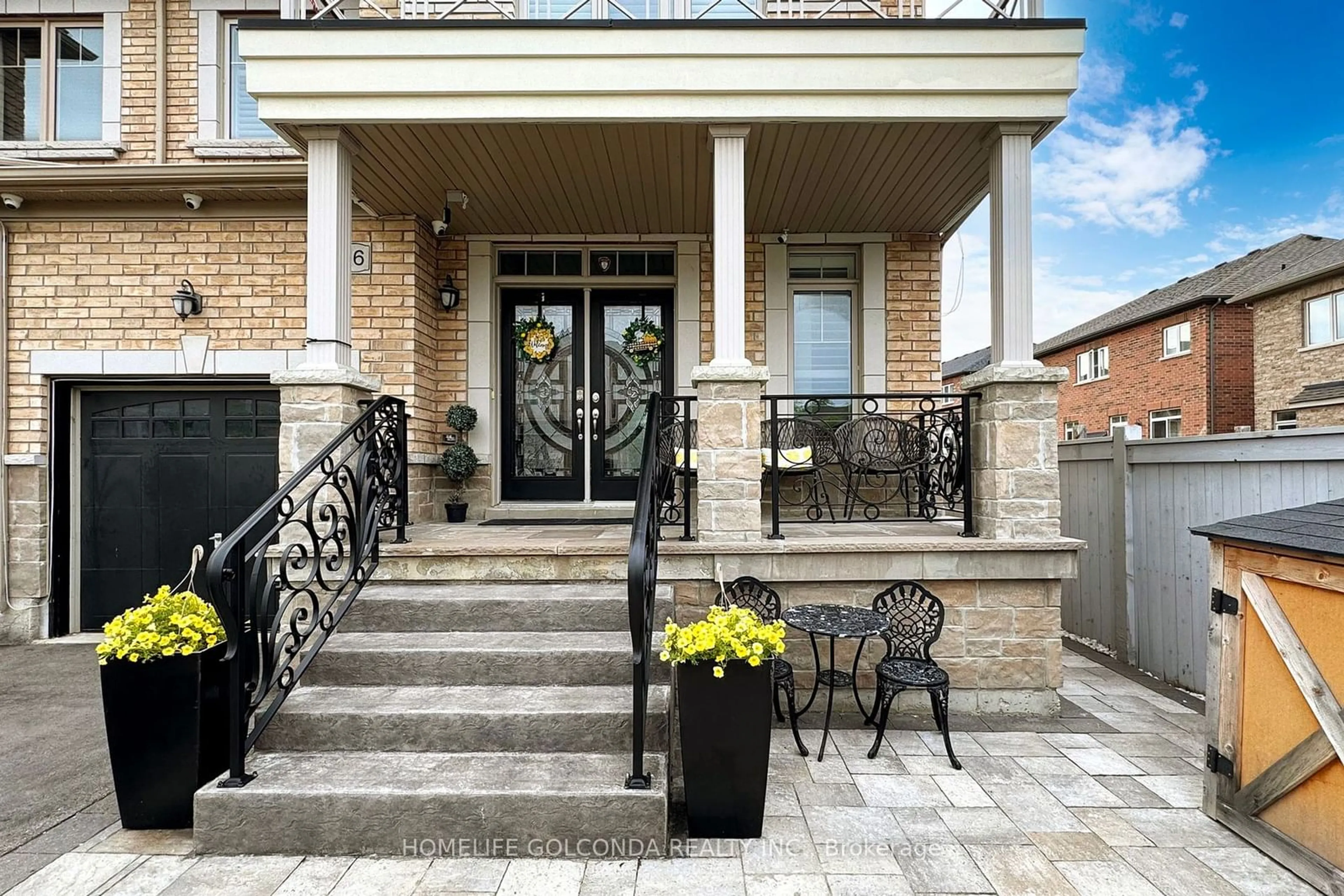 Patio for 16 Algeo Way, Bradford West Gwillimbury Ontario L3Z 0W1