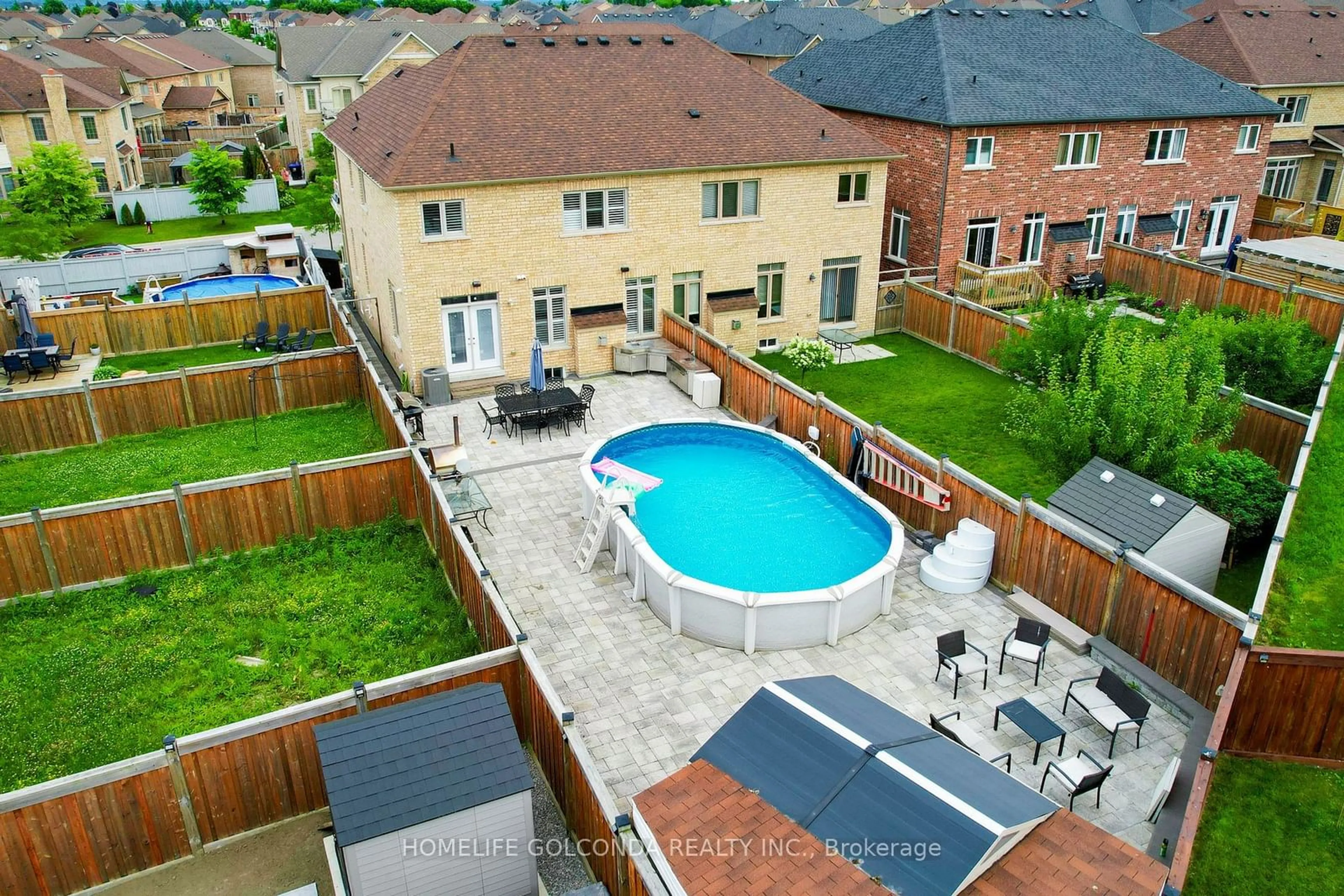 Indoor or outdoor pool for 16 Algeo Way, Bradford West Gwillimbury Ontario L3Z 0W1