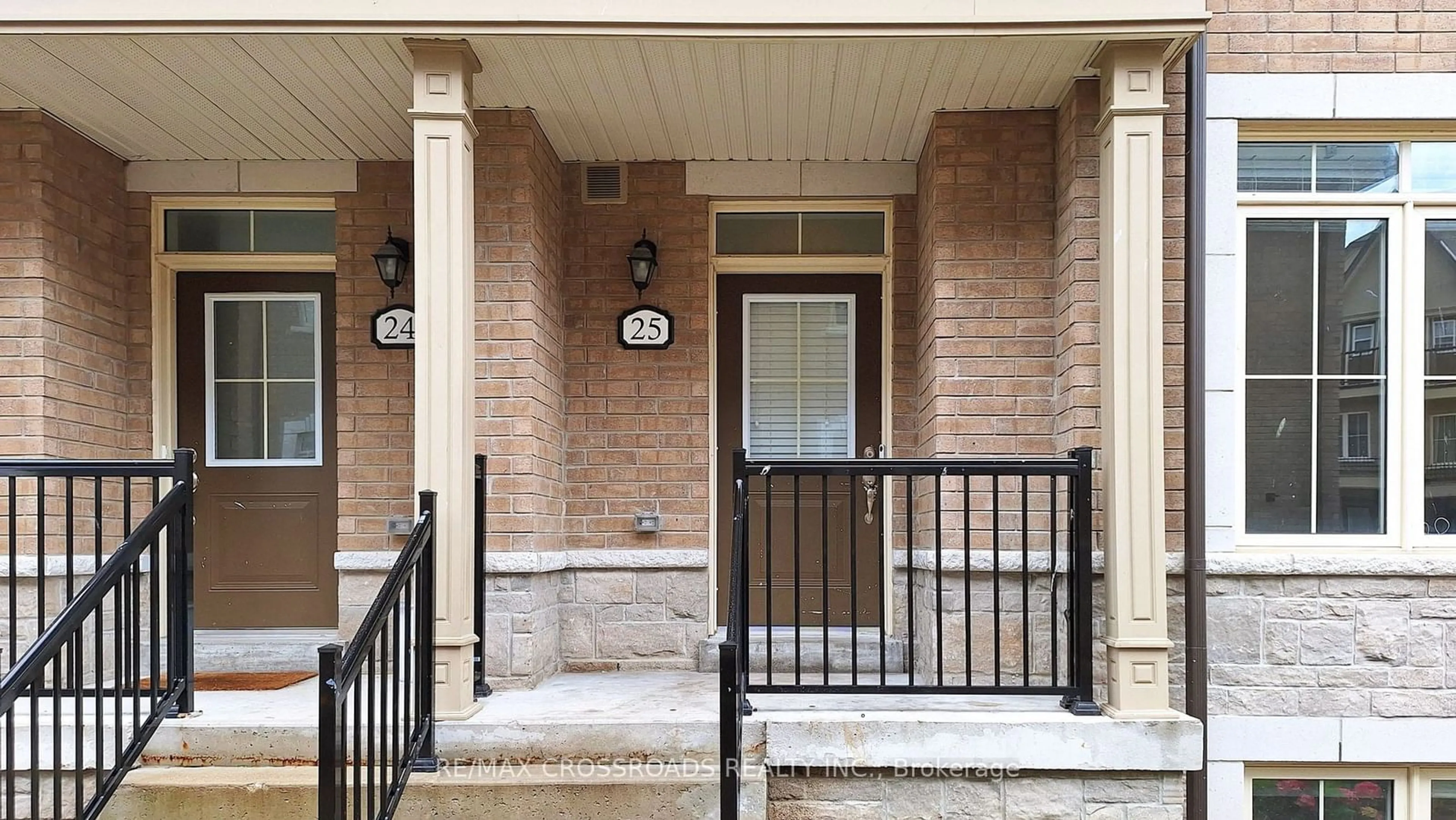 Indoor entryway for 181 Parktree Dr #25, Vaughan Ontario L6A 5B1