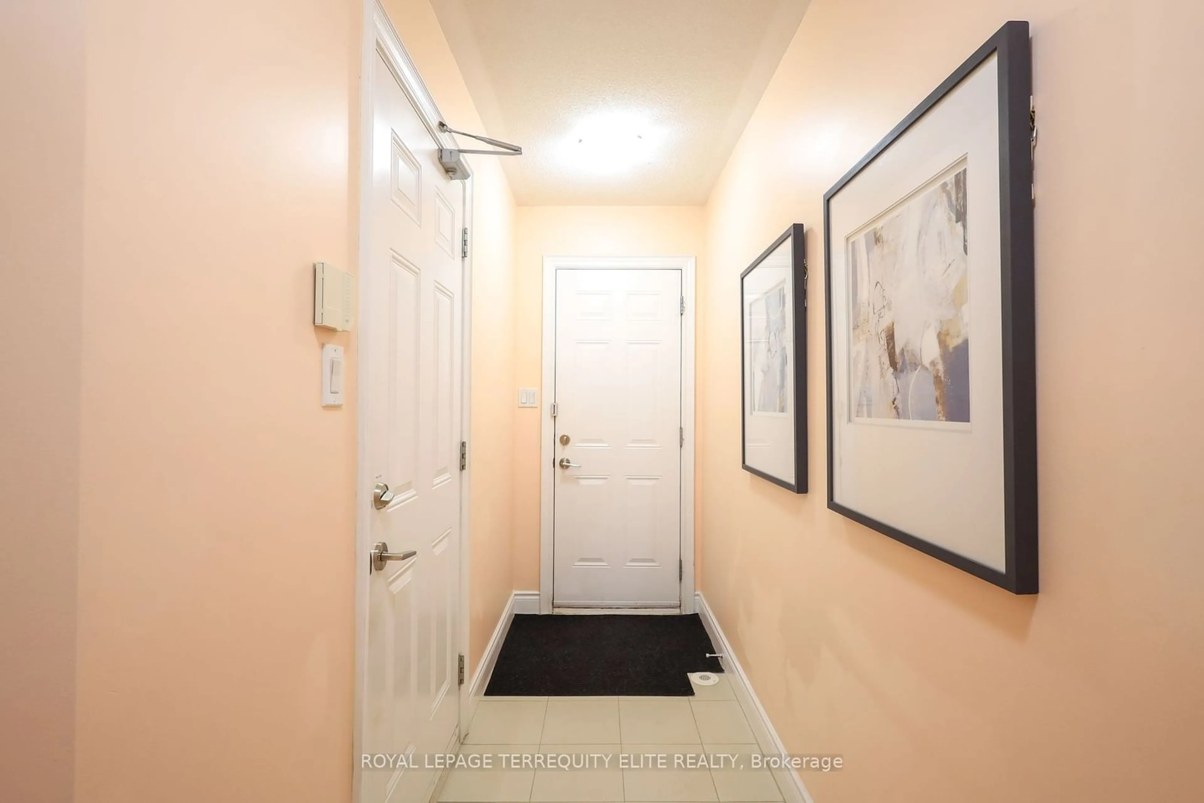 Indoor entryway for 28 Times Ave #45, Markham Ontario L3T 0A3