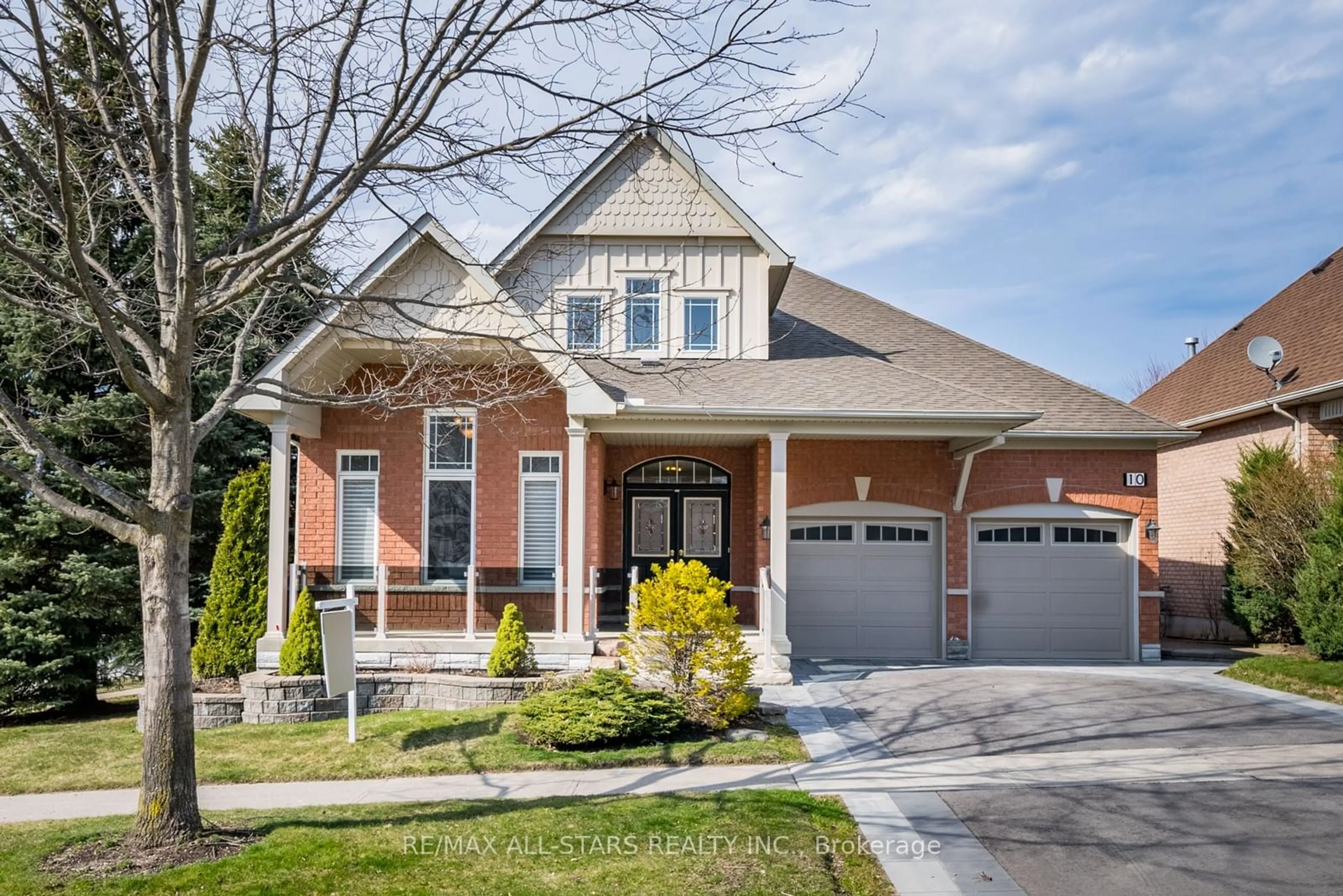 Home with brick exterior material for 10 Keller Lane, Uxbridge Ontario L9P 1Z4