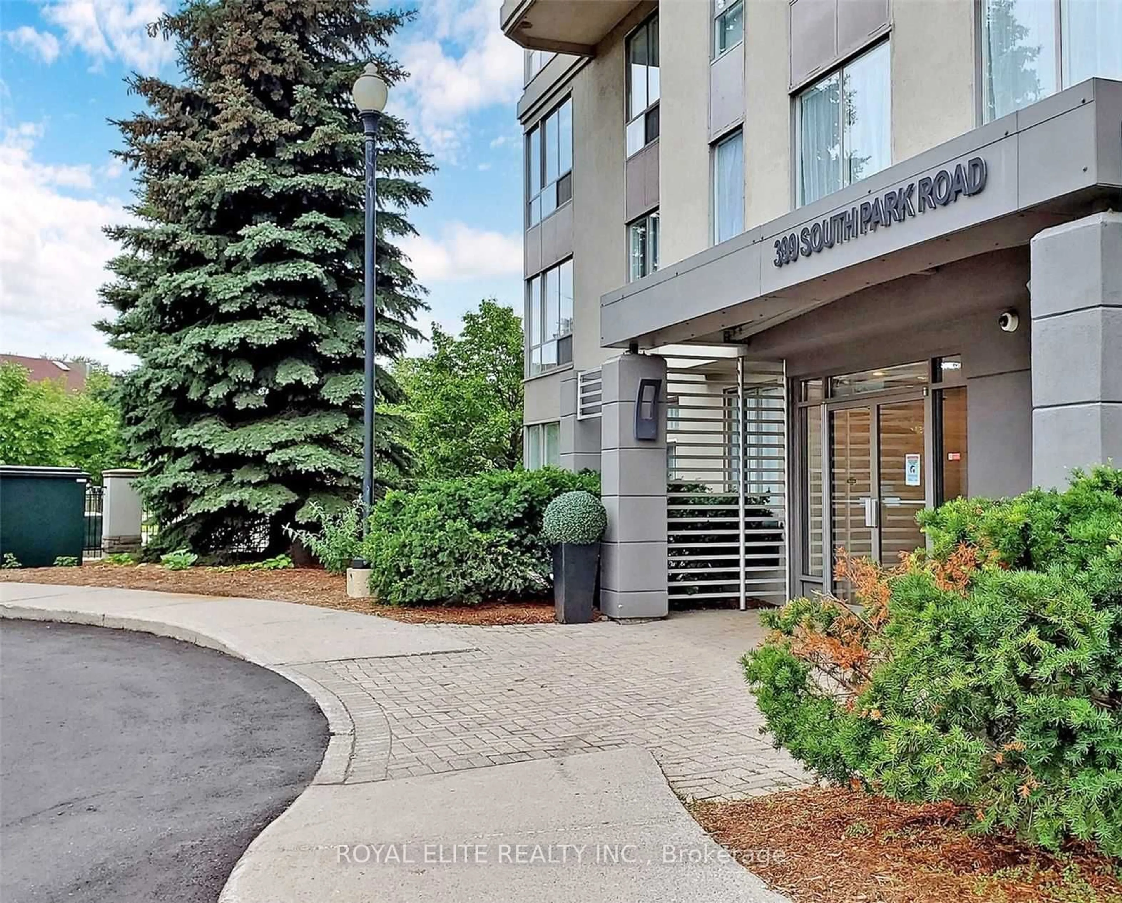 A pic from exterior of the house or condo for 399 South Park Rd #1305, Markham Ontario L3T 7W6