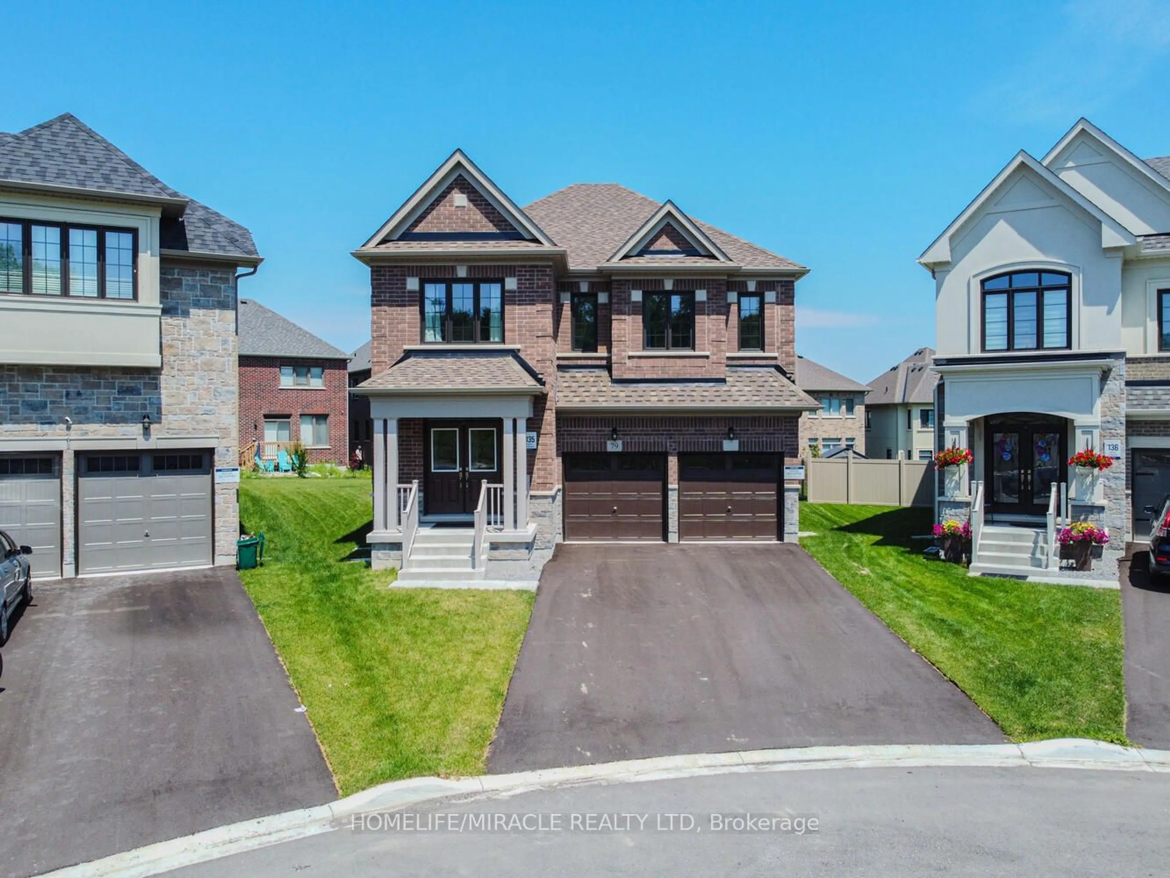 Frontside or backside of a home for 79 TERRAIN Crt, East Gwillimbury Ontario L9N 0T2