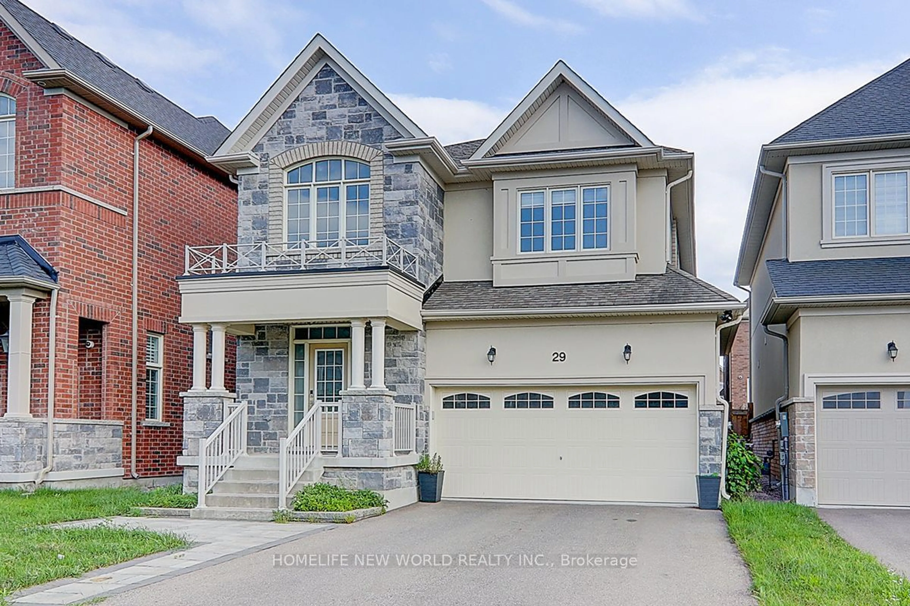 Frontside or backside of a home for 29 Frederick Pearson St, East Gwillimbury Ontario L9N 0R8