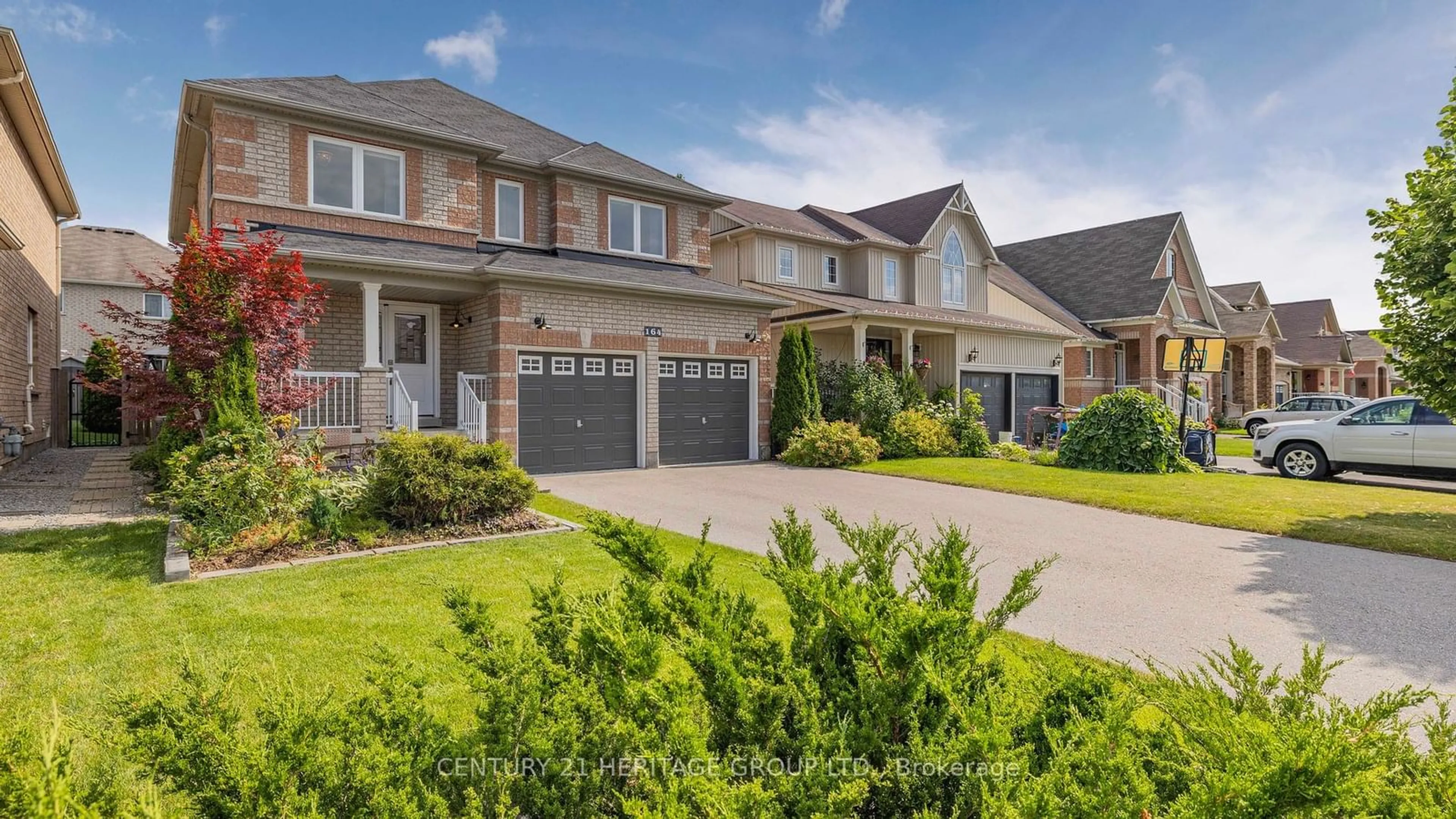 Frontside or backside of a home for 164 Donald Stewart Cres, East Gwillimbury Ontario L0G 1M0