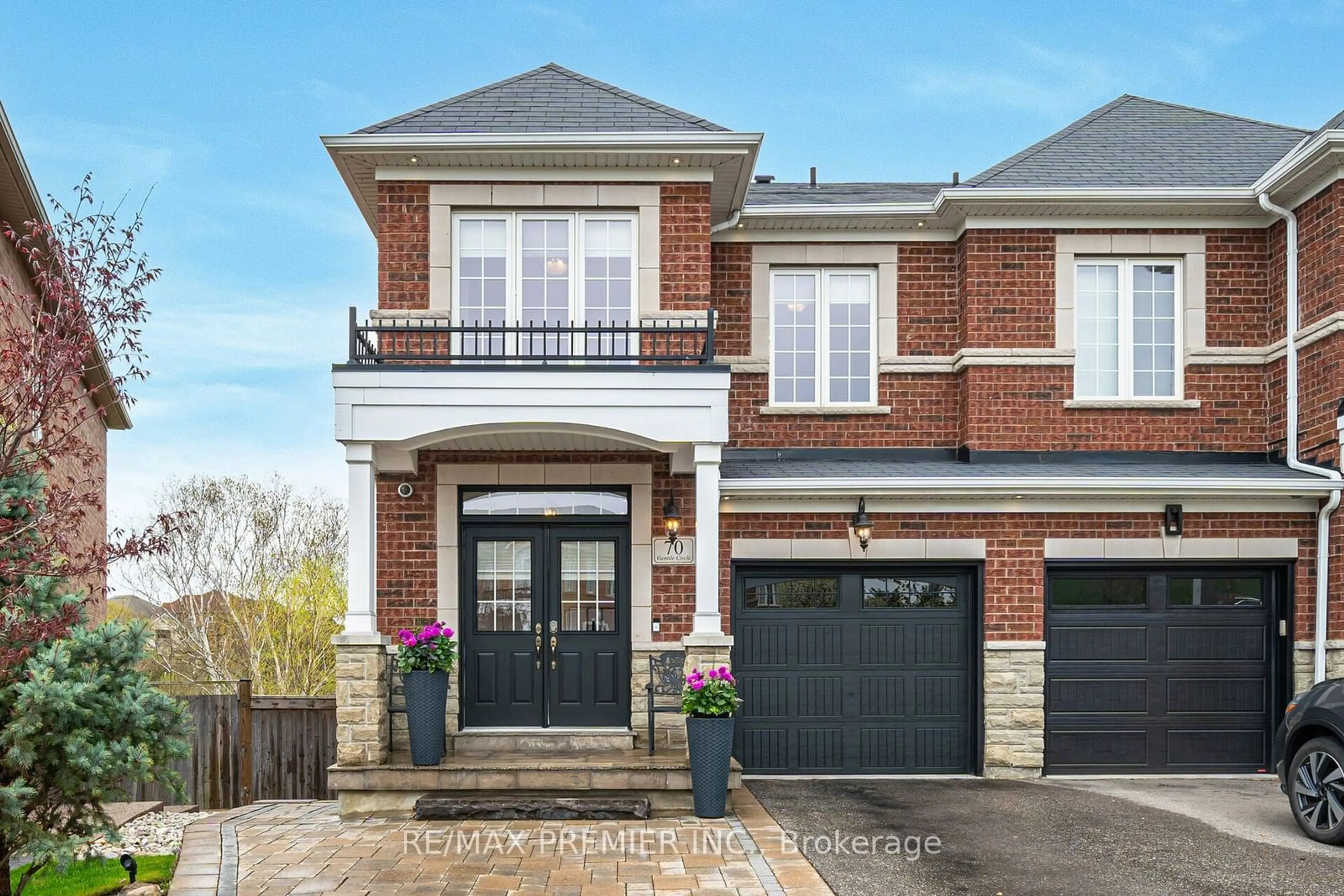 Home with brick exterior material for 70 Gentile Circ, Vaughan Ontario L4H 3N4