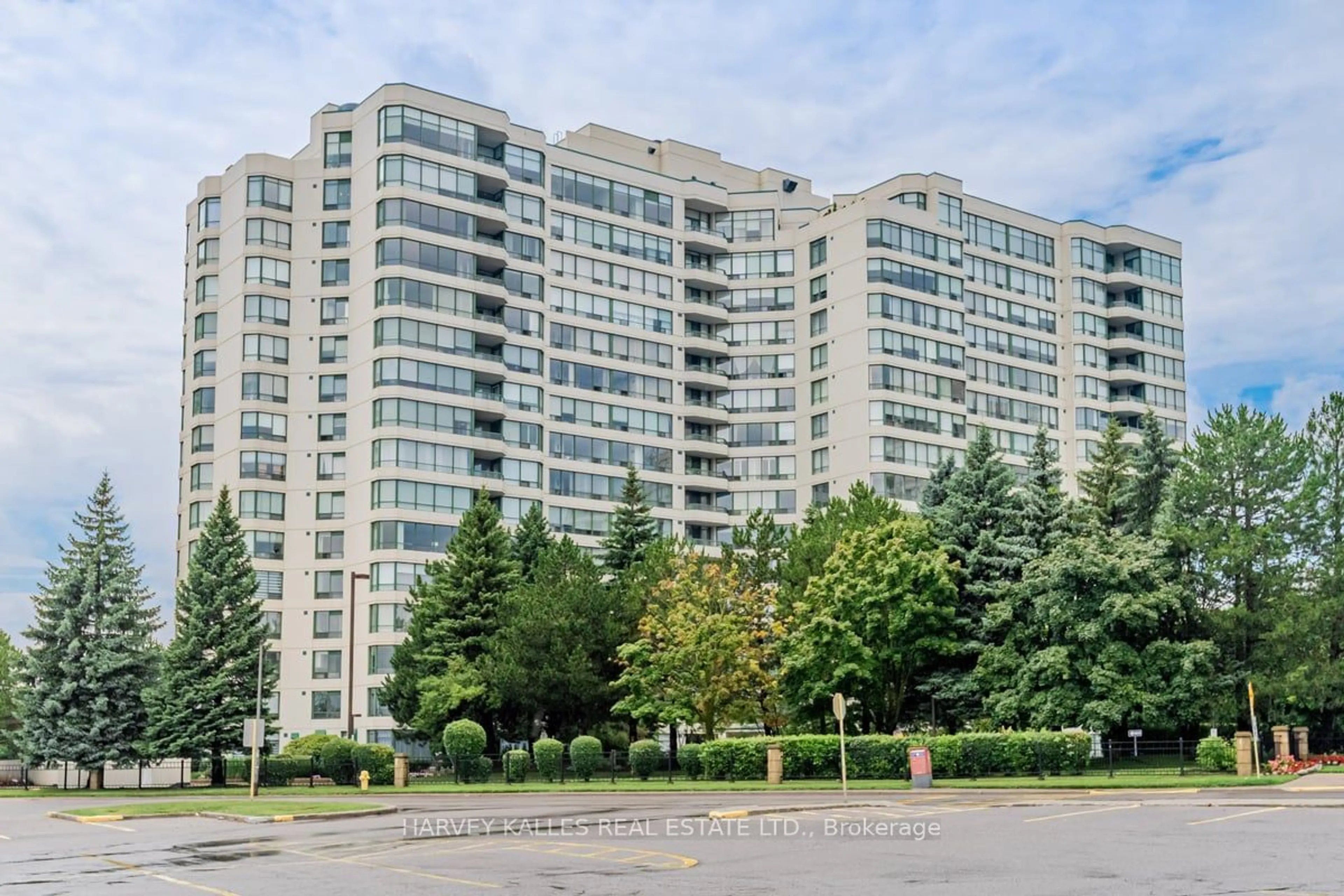 A pic from exterior of the house or condo for 110 Promenade Circ #405, Vaughan Ontario L4C 9G4