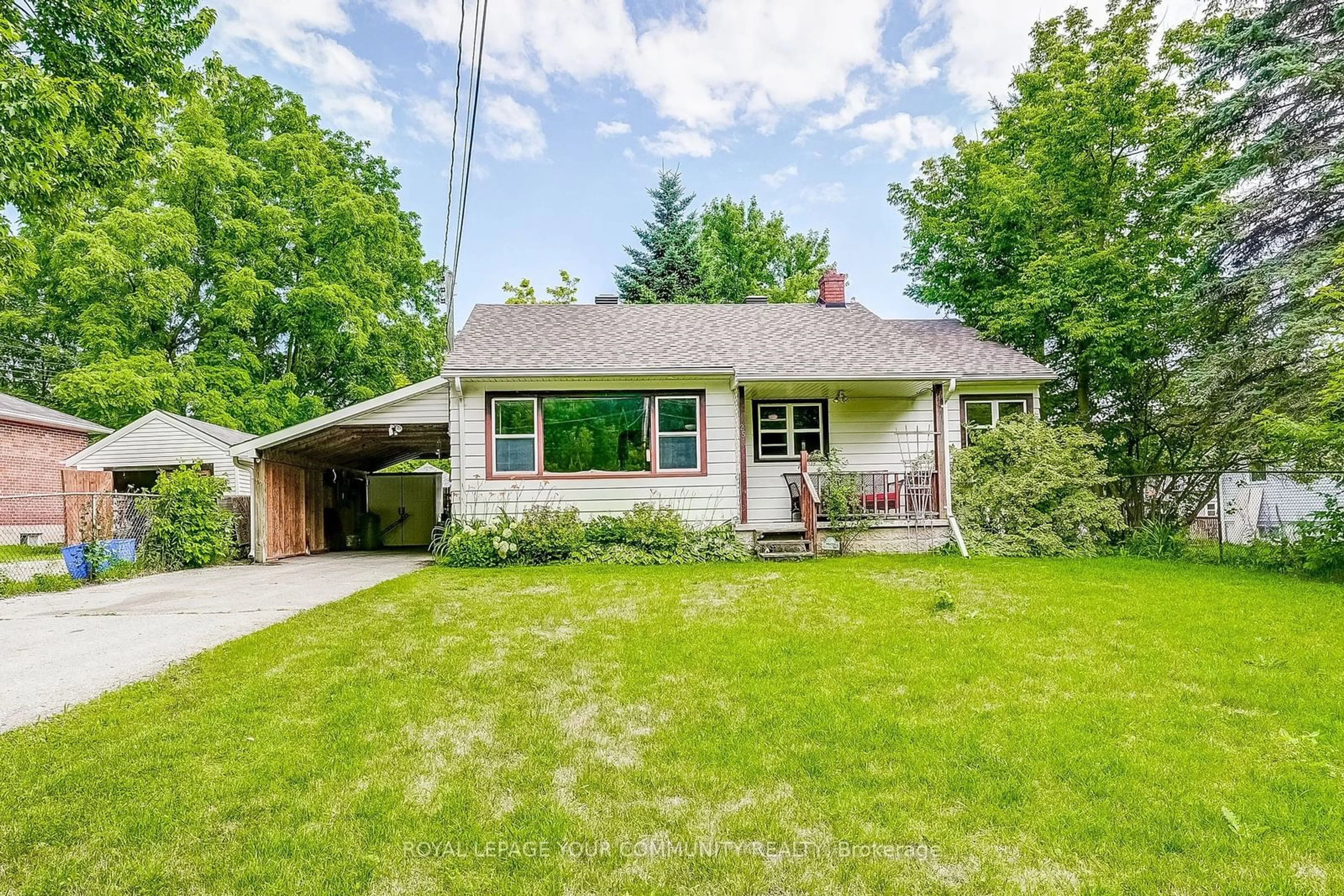 Cottage for 25 Middle St, Georgina Ontario L0E 1R0