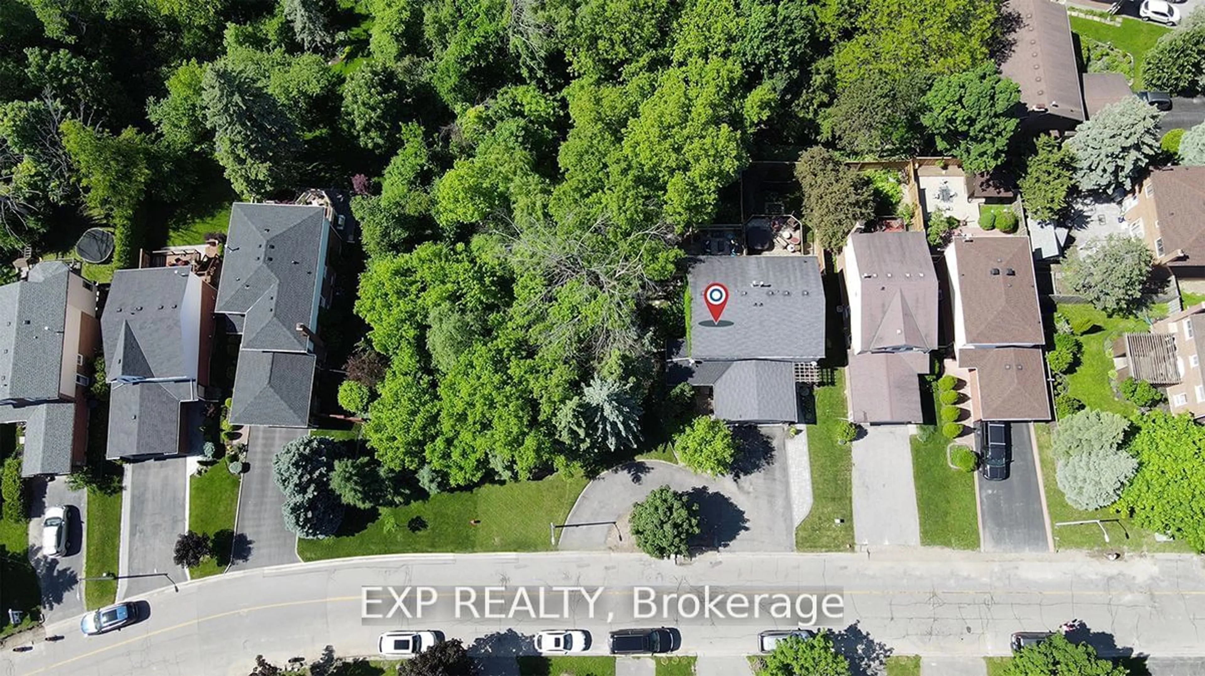 Frontside or backside of a home for 106 Seaton Dr, Aurora Ontario L4G 3X1