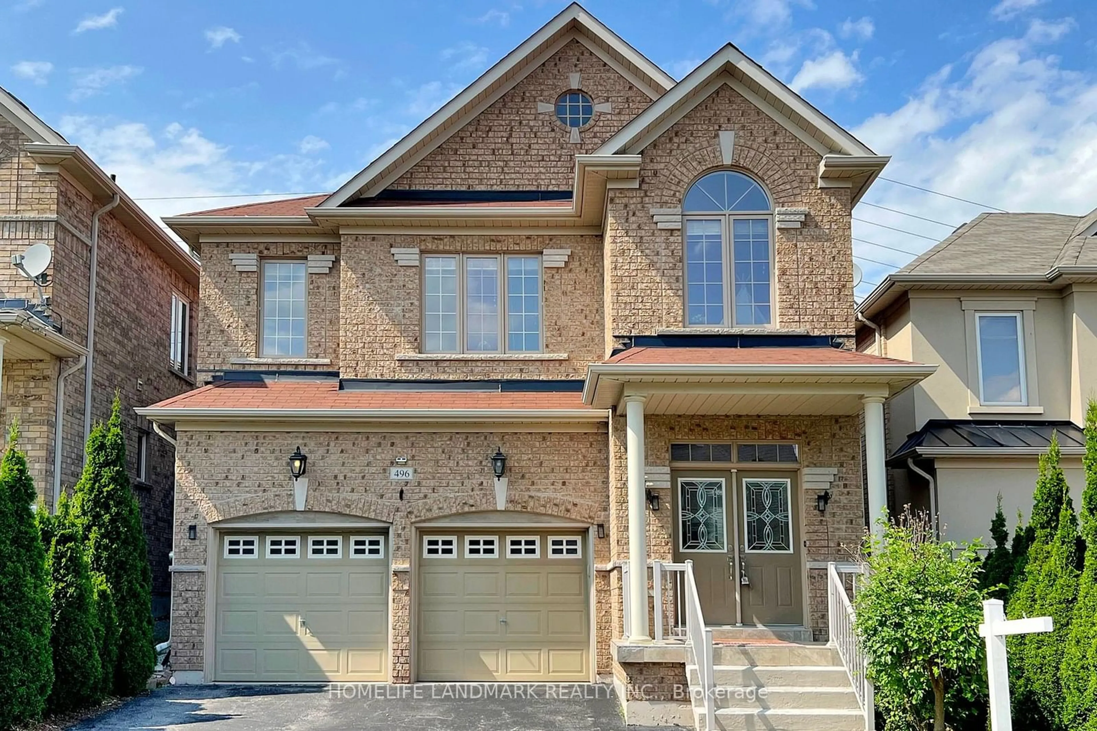 Home with brick exterior material for 496 Foxcroft Blvd, Newmarket Ontario L3X 3L7