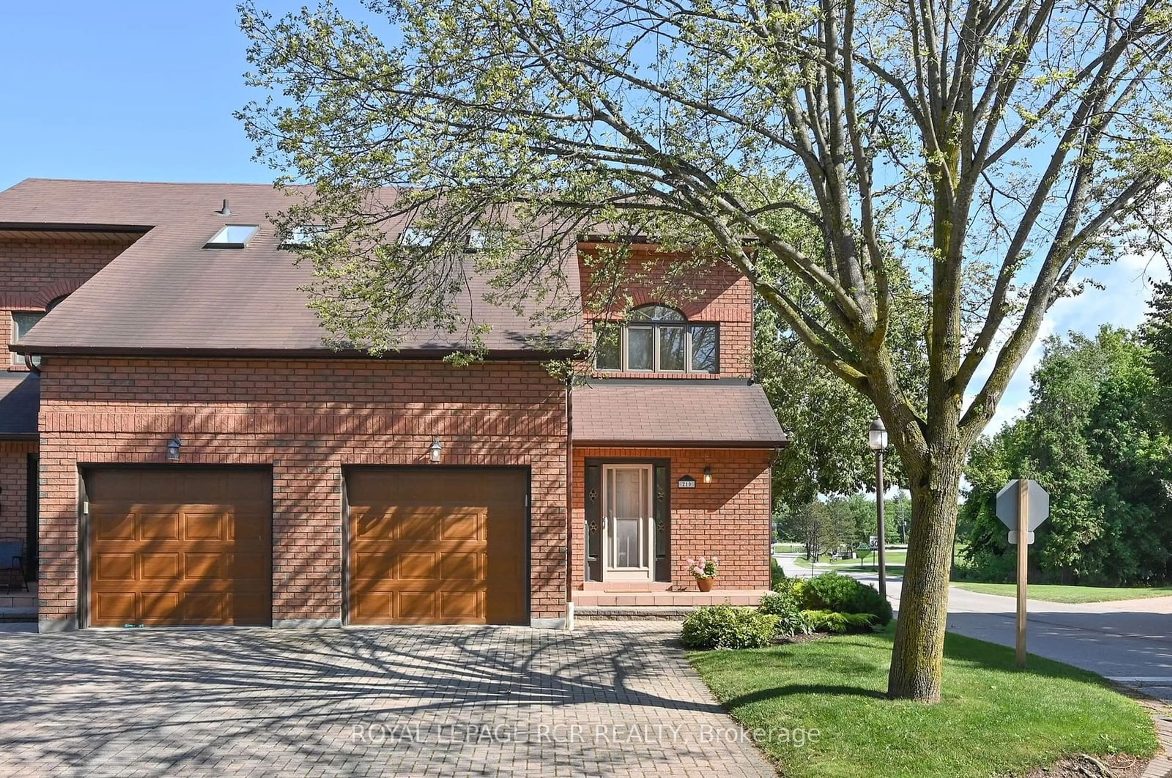 Home with brick exterior material for 210 Green Briar Rd, New Tecumseth Ontario L9R 1Y1