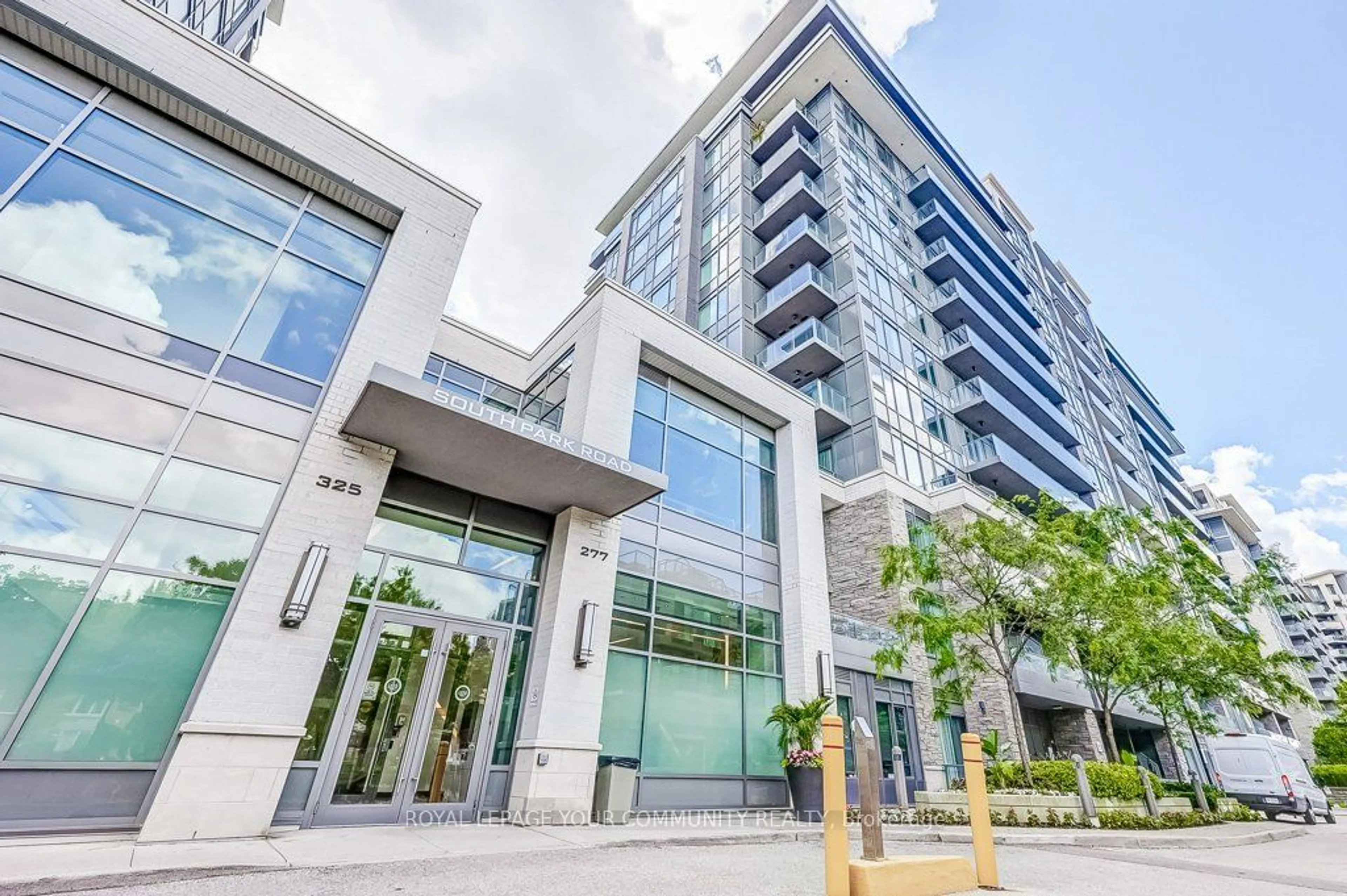 A pic from exterior of the house or condo for 277 South Park Rd #715, Markham Ontario L3T 0B7