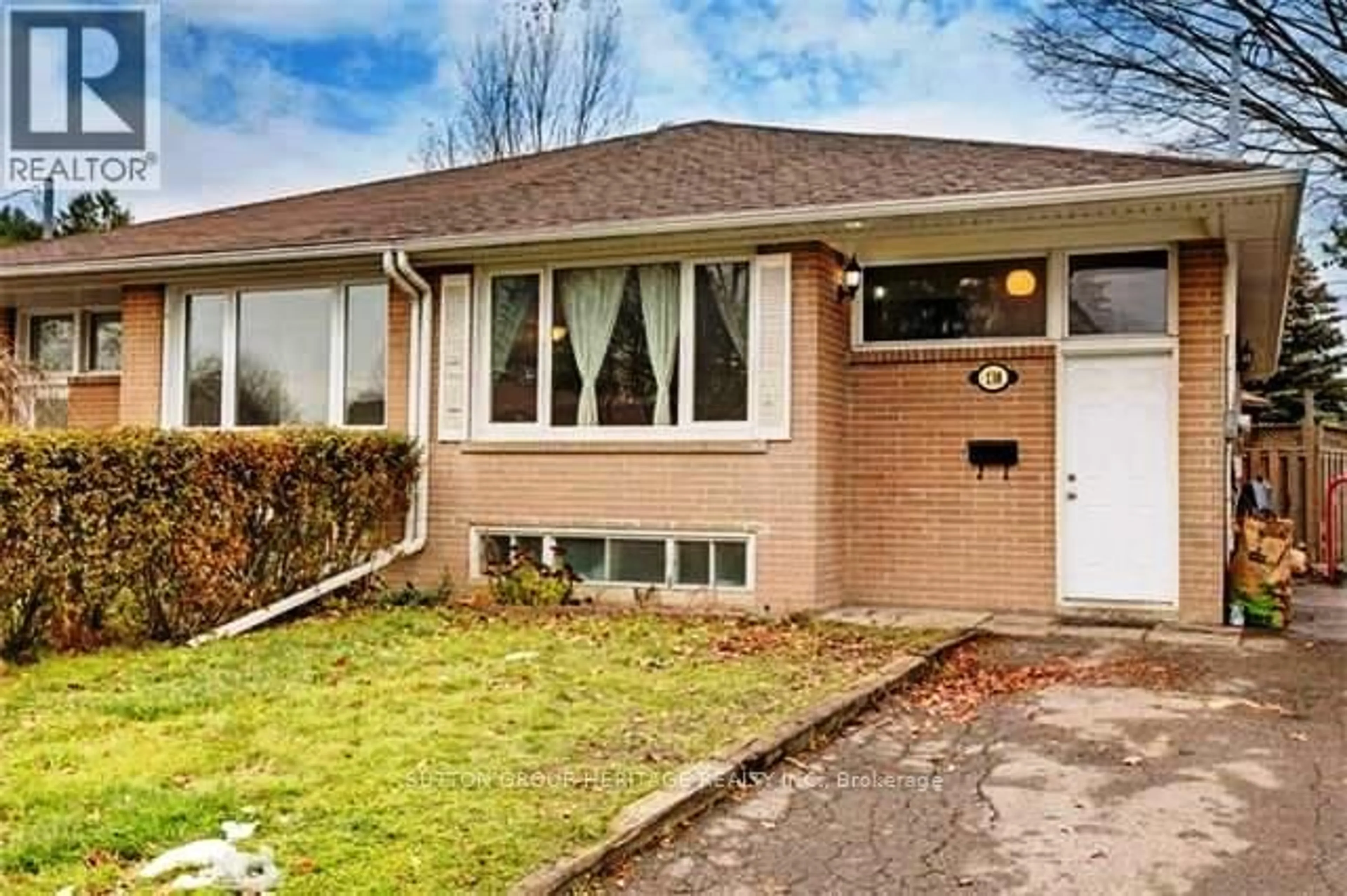 Frontside or backside of a home for 138 Cherrywood Dr, Newmarket Ontario L3Y 2X7