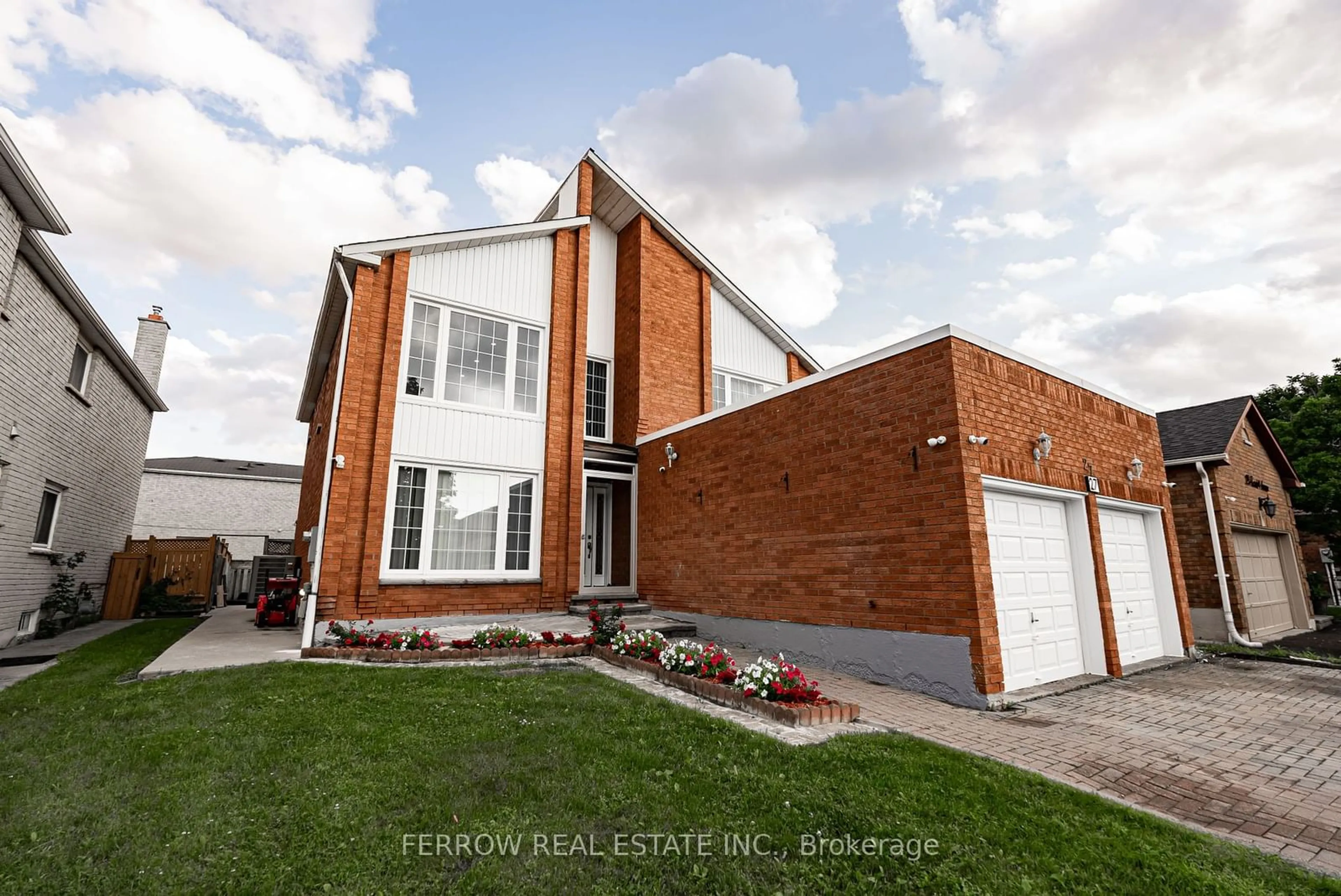 Home with brick exterior material for 27 Randall Ave, Markham Ontario L3S 1J8