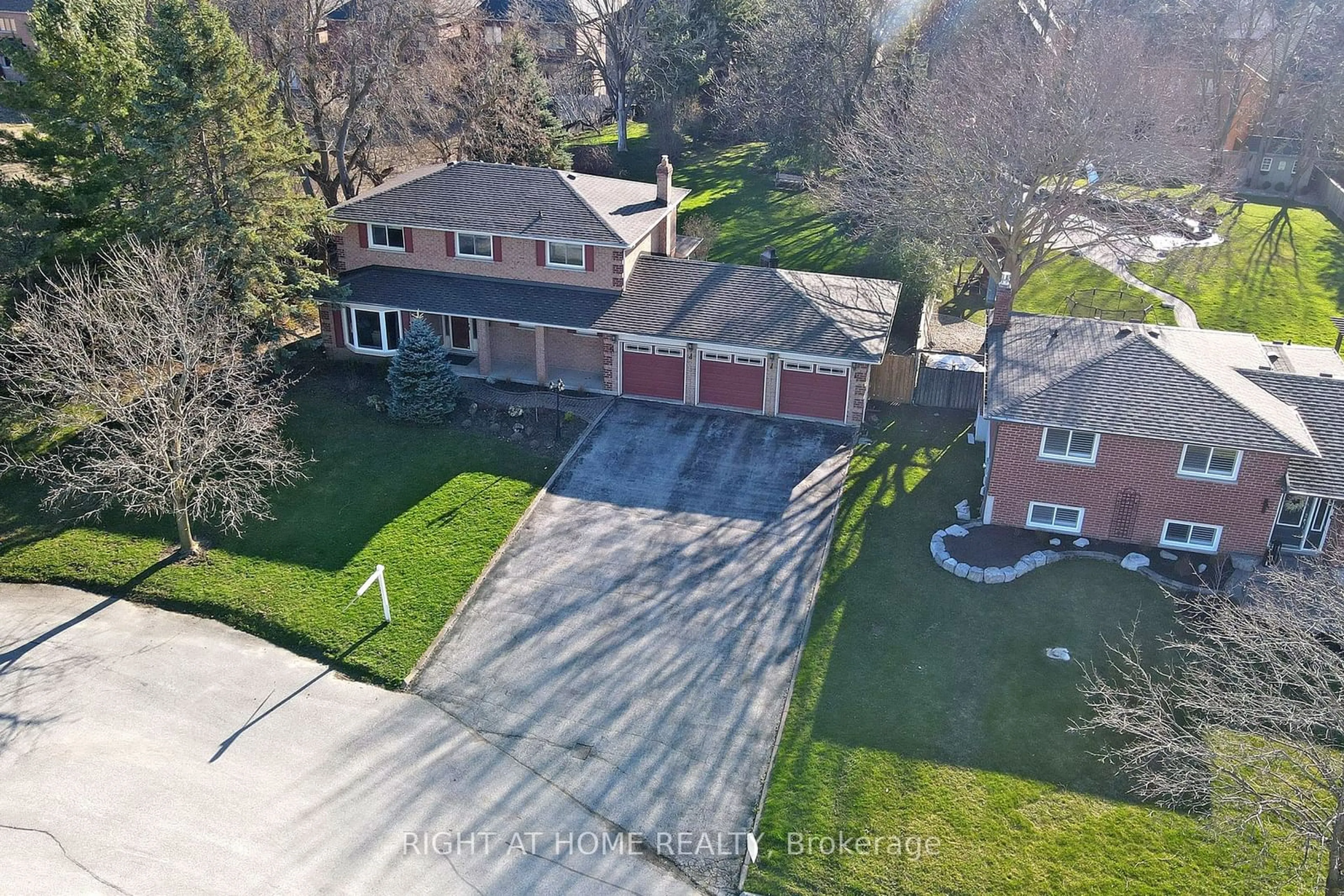 Frontside or backside of a home for 74 Samuel Lount Rd, East Gwillimbury Ontario L9N 1G5