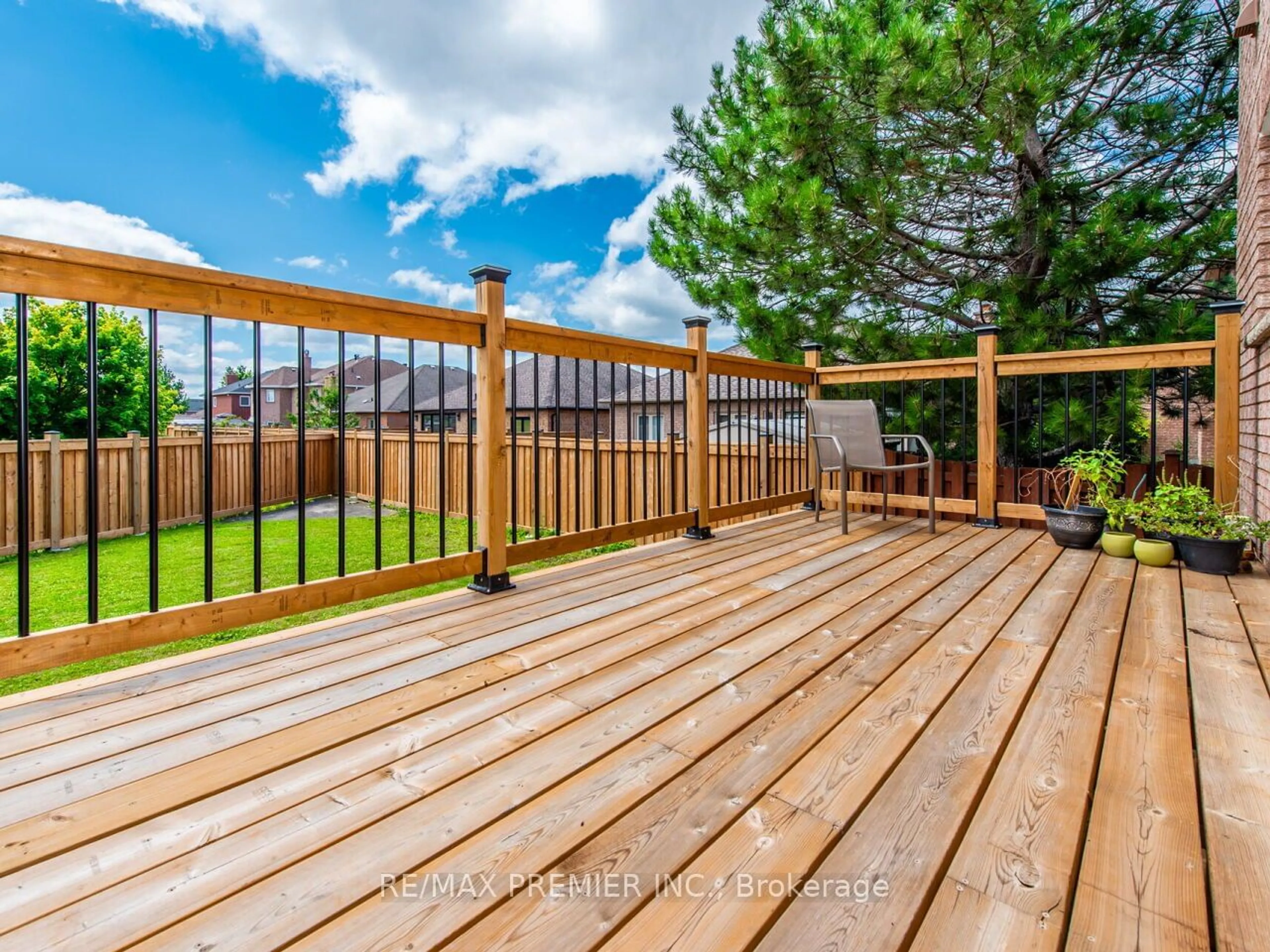 Patio for 17 Piper Crt, Vaughan Ontario L6A 1X2