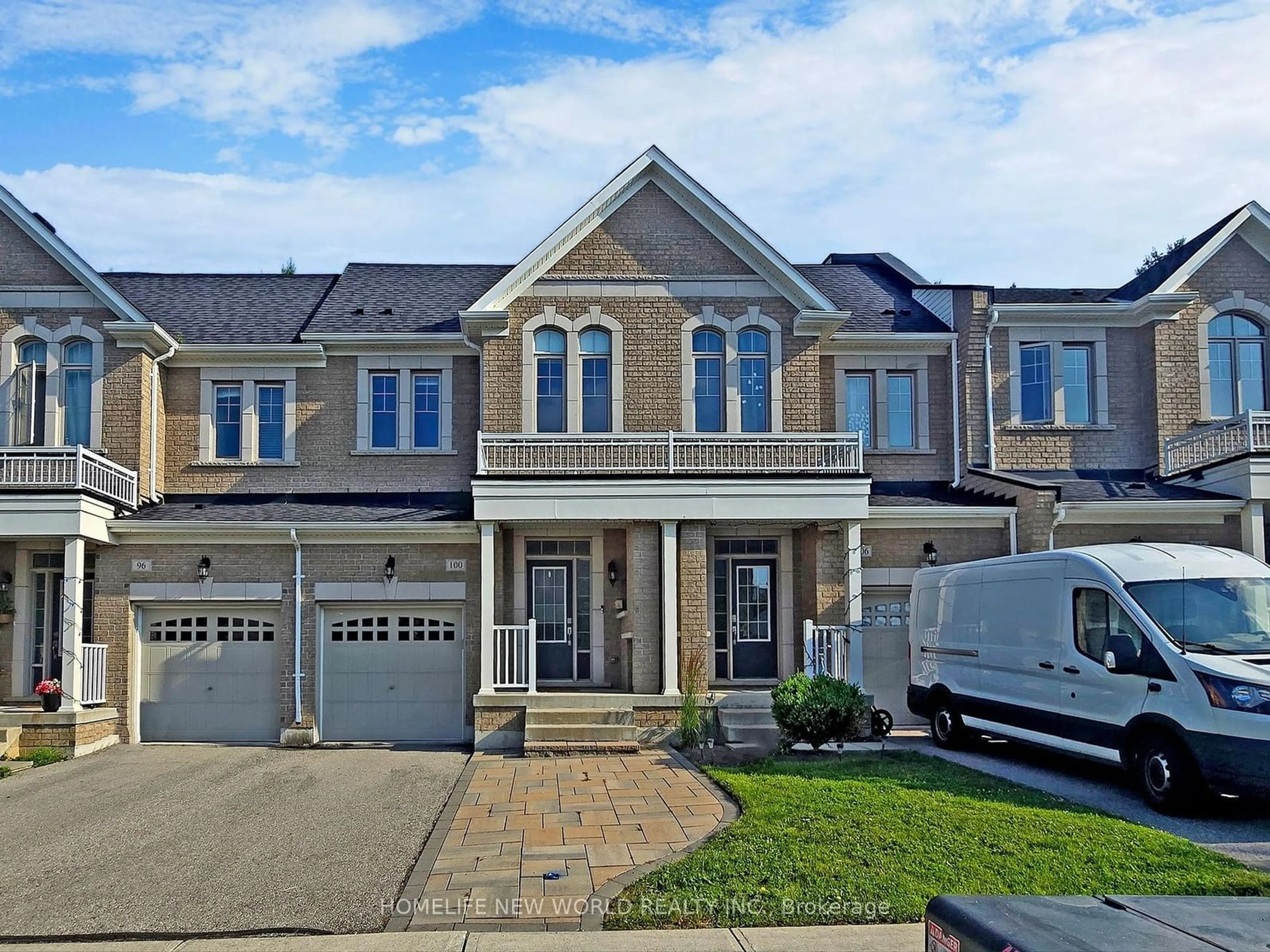 A pic from exterior of the house or condo for 100 Radial Dr, Aurora Ontario L4G 0Z8
