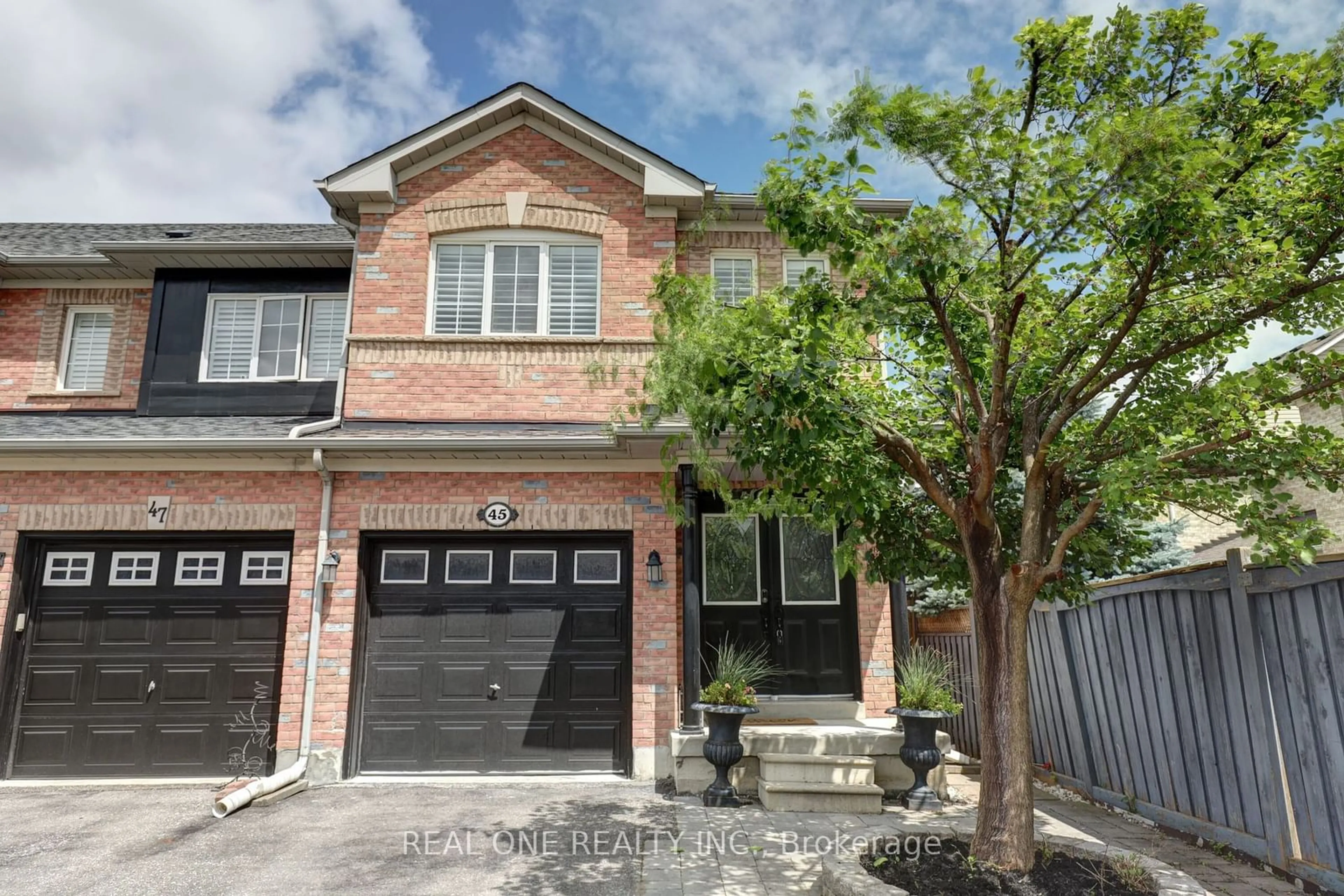 A pic from exterior of the house or condo for 45 Benjamin Hood Cres, Vaughan Ontario L4K 5M6