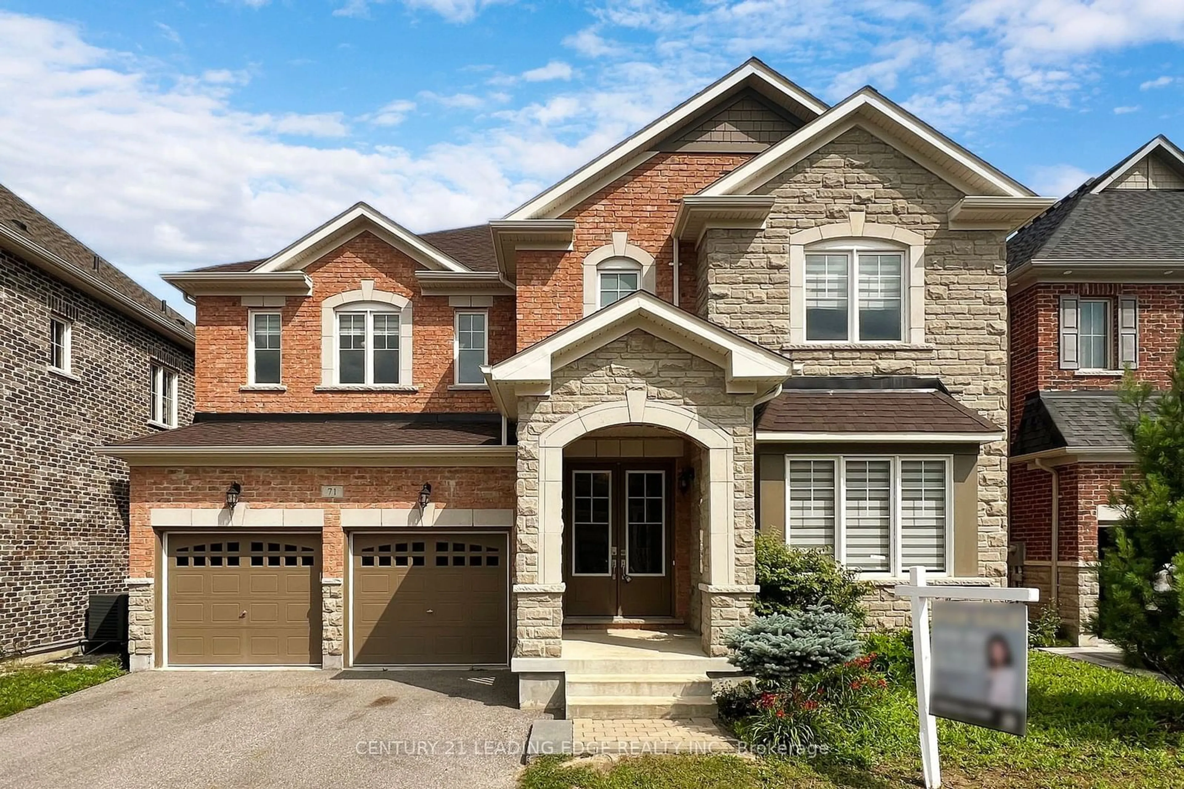 Home with brick exterior material for 71 KEN SINCLAIR Cres, Aurora Ontario L4G 3J1