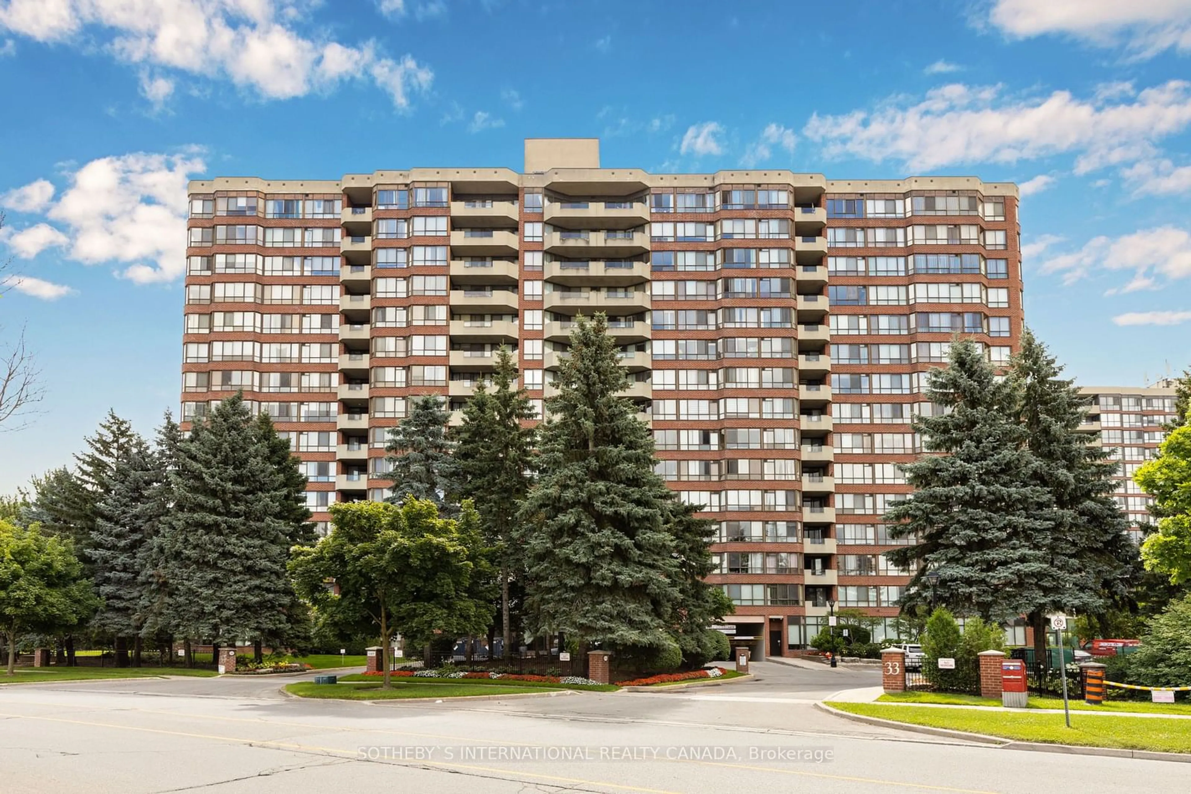 A pic from exterior of the house or condo for 33 Weldrick Rd #210, Richmond Hill Ontario L4C 8W4