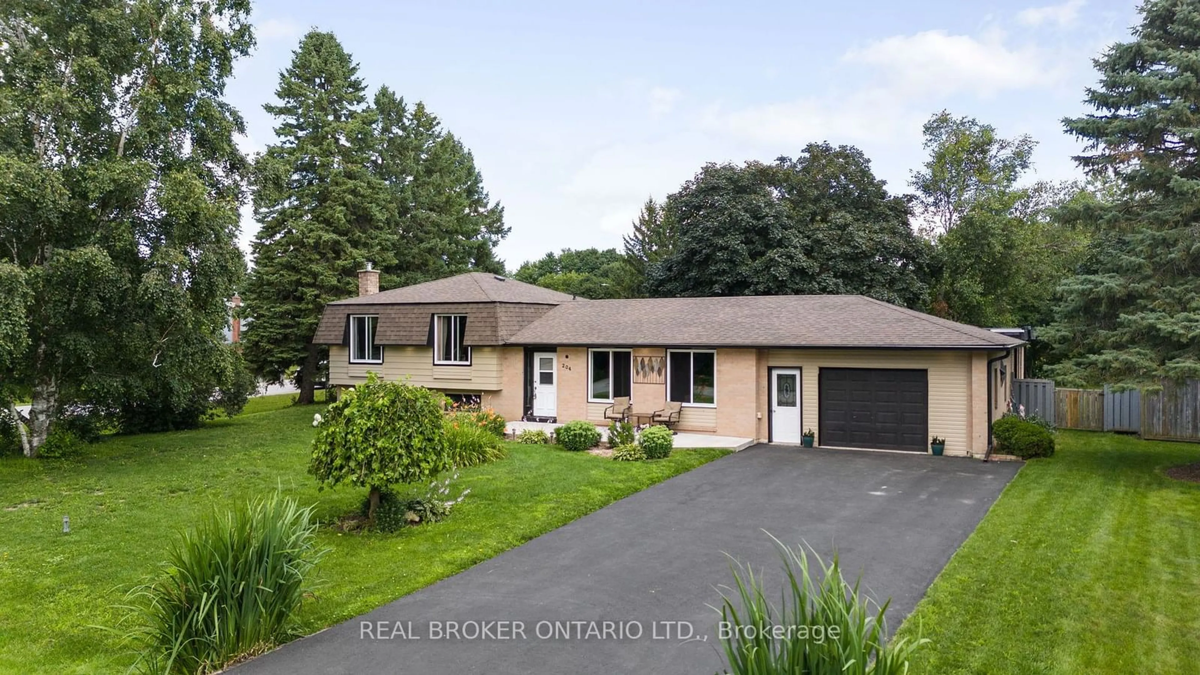 Frontside or backside of a home for 204 Camilla Cres, Essa Ontario L0L 2N0