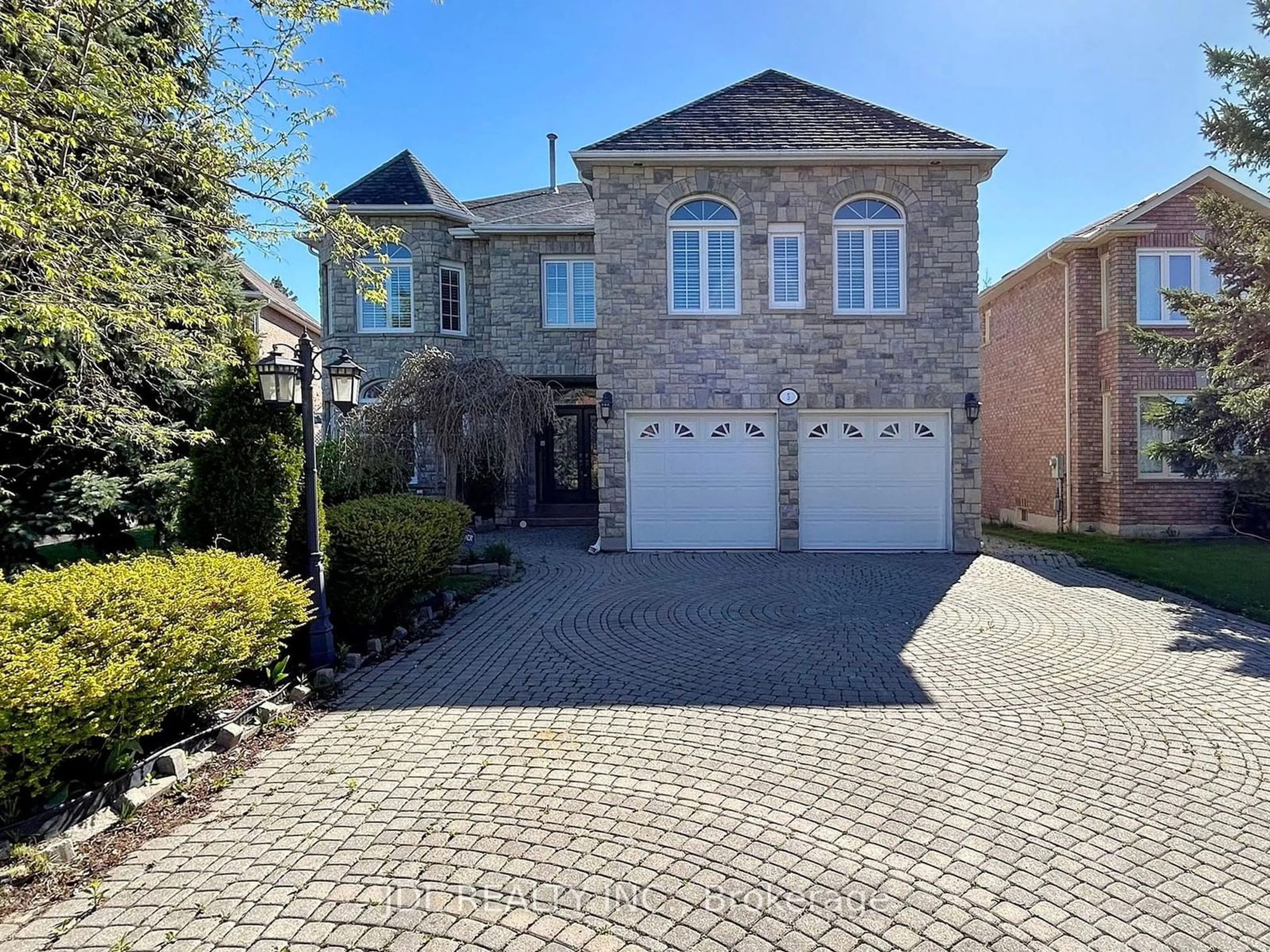 Home with brick exterior material for 5 Cantex Crt, Richmond Hill Ontario L4S 1B1