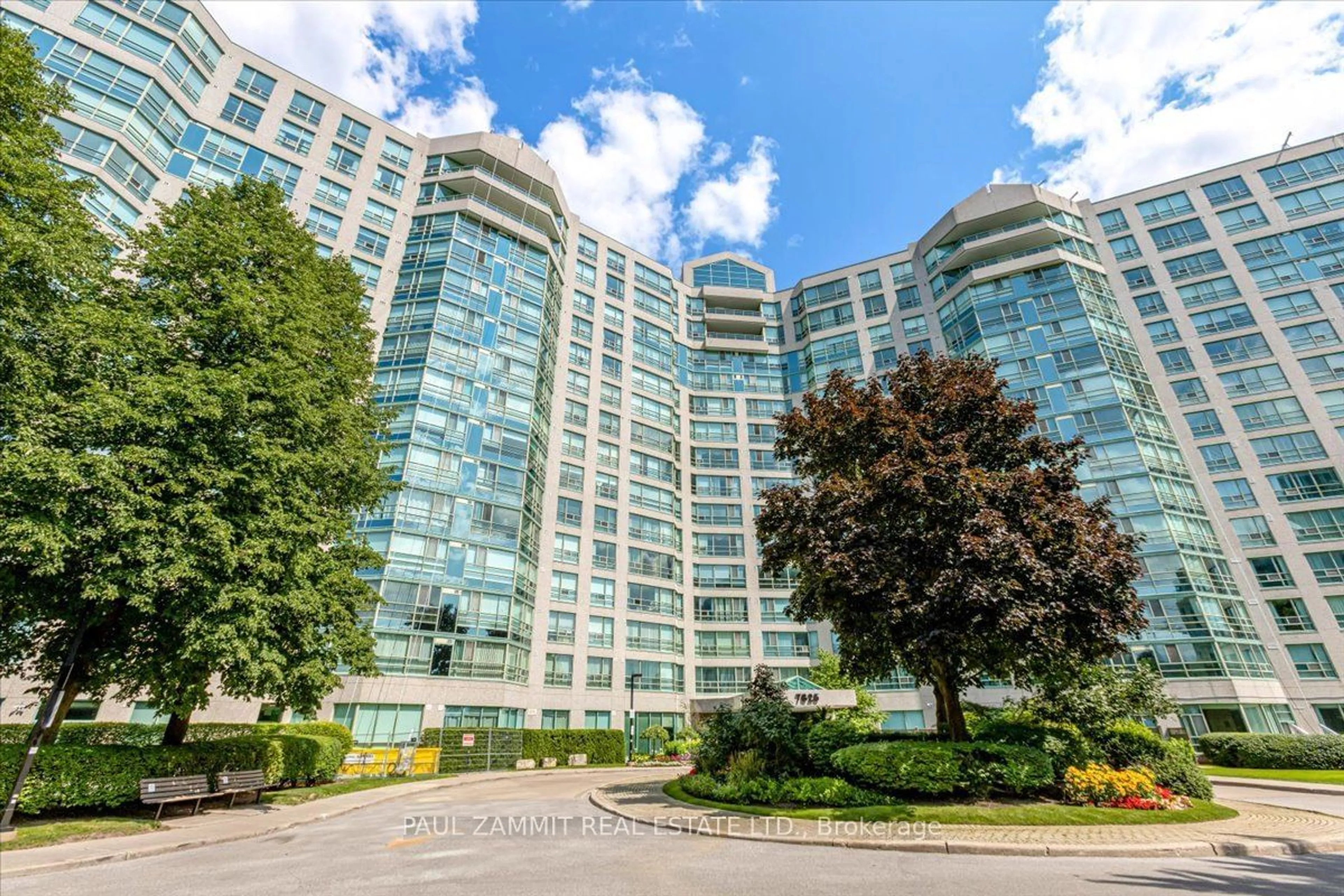 A pic from exterior of the house or condo for 7825 Bayview Ave #826, Markham Ontario L3T 7N2