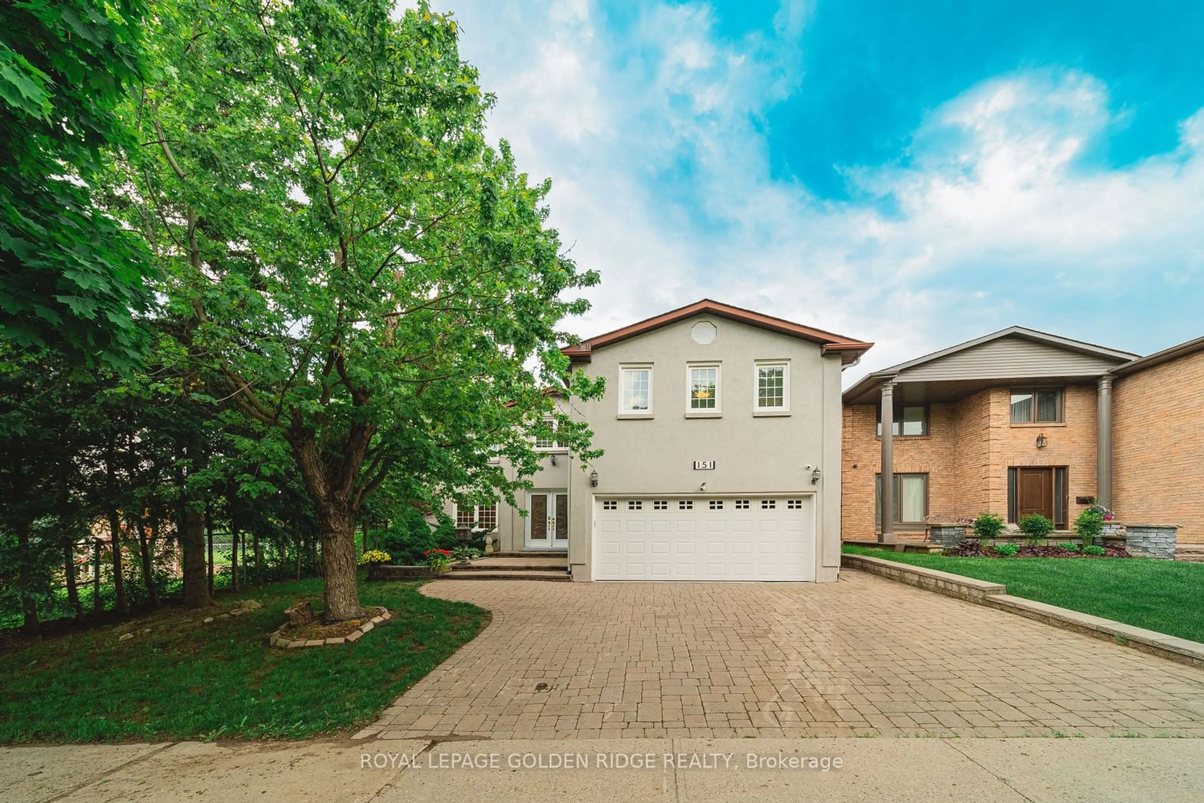 Frontside or backside of a home for 151 Old Surrey Lane, Richmond Hill Ontario L4C 6R9