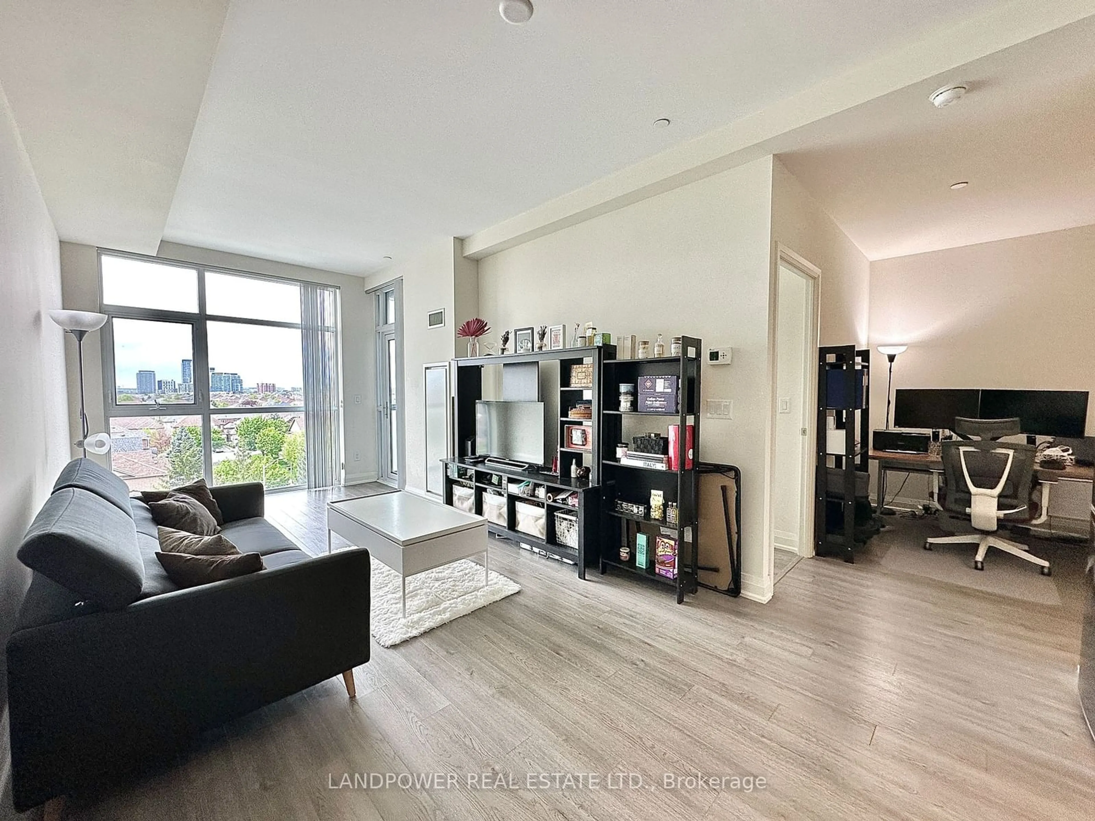 Living room for 8763 BAYVIEW Ave #625, Richmond Hill Ontario L4B 3V1