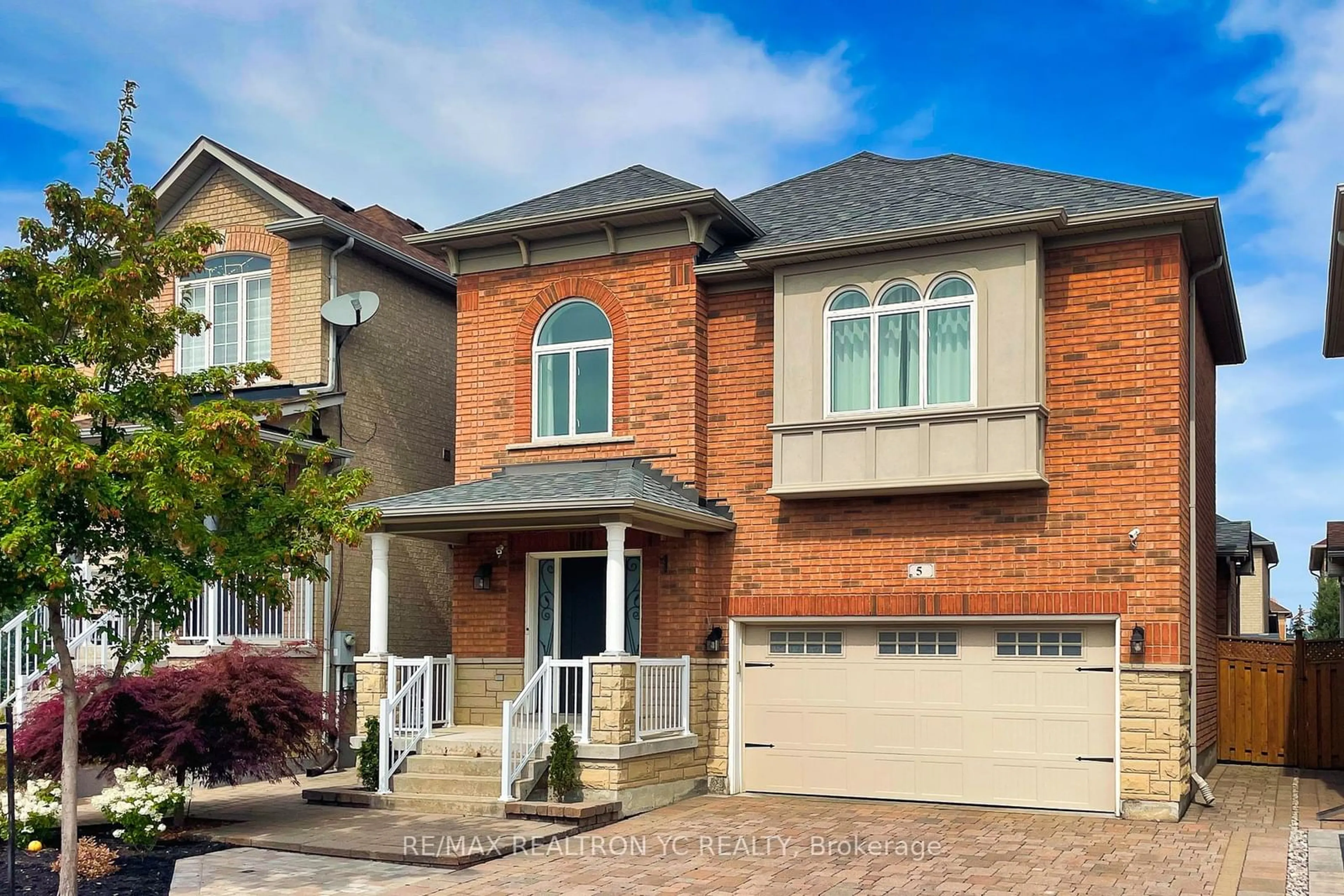 Home with brick exterior material for 5 Oland Dr, Vaughan Ontario L4H 2H3