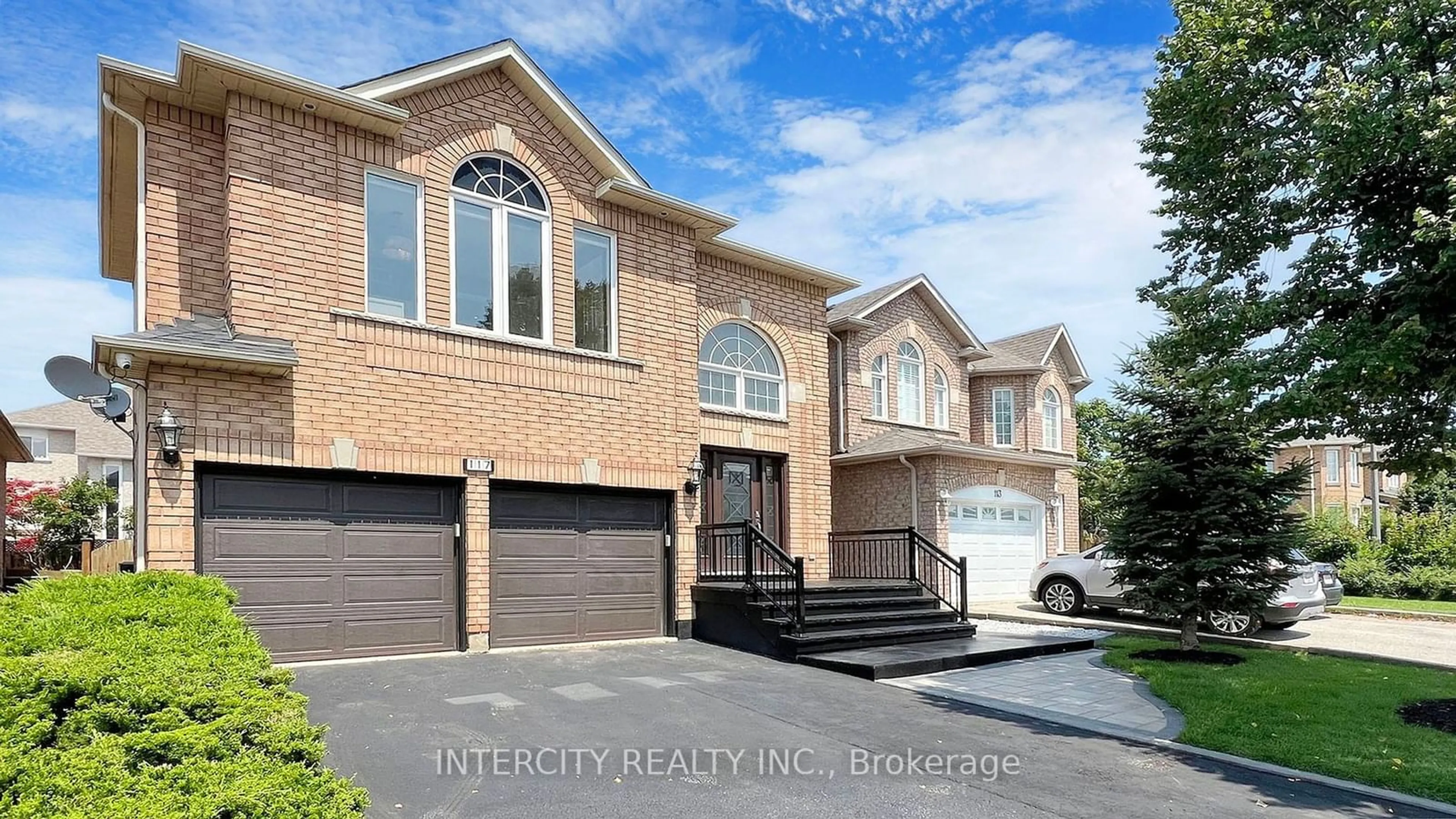 A pic from exterior of the house or condo for 117 Fanshore Dr, Vaughan Ontario L4H 1T5