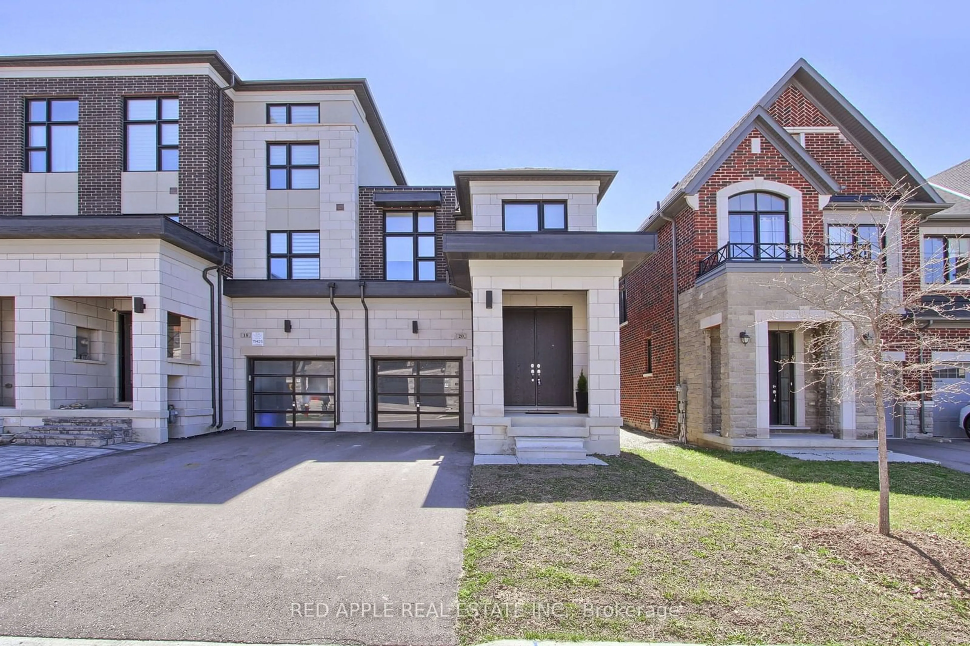 Home with brick exterior material for 20 Hilts Dr, Richmond Hill Ontario L4C 0H7