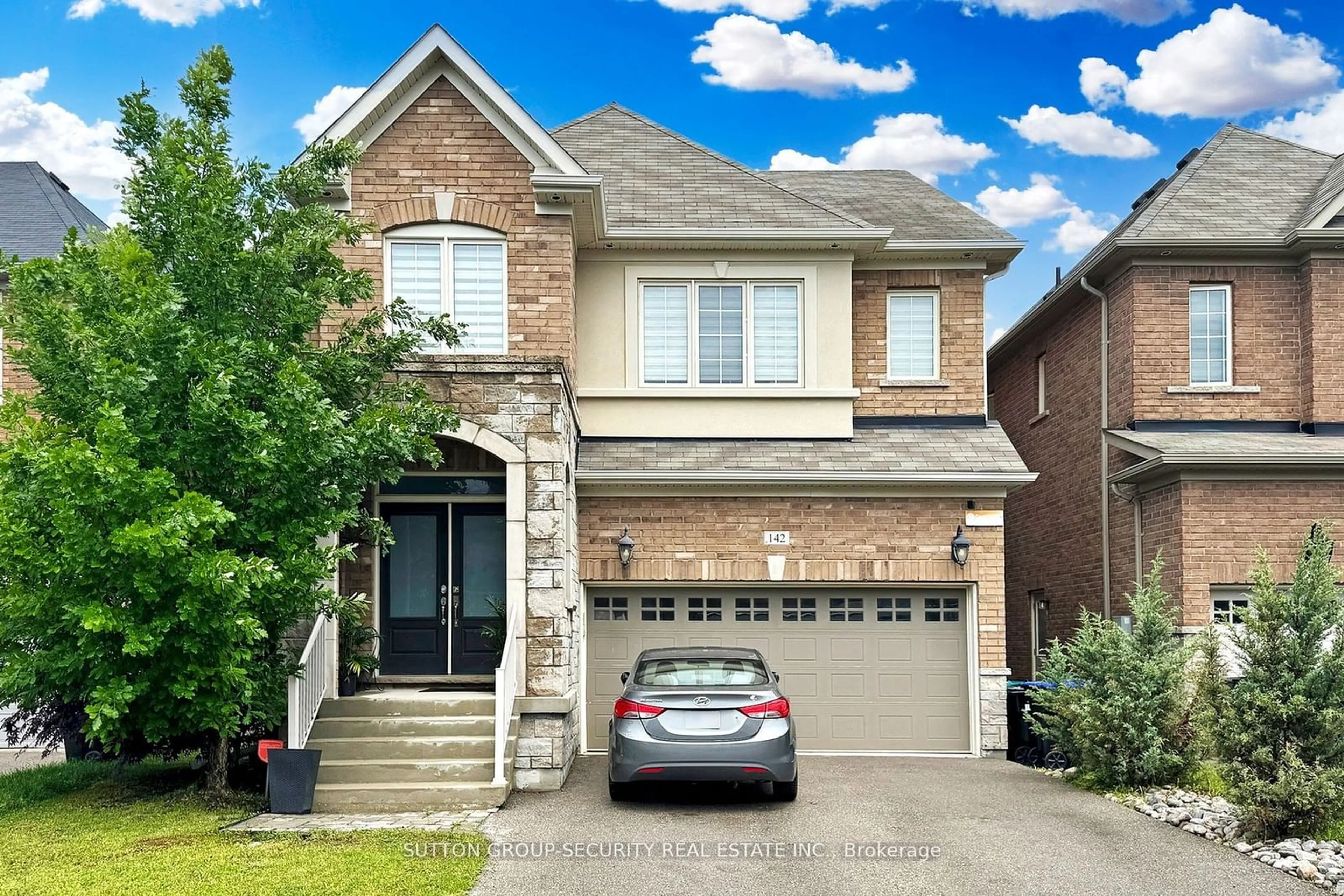 Home with brick exterior material for 142 McCann Cres, Bradford West Gwillimbury Ontario L3Z 2A5