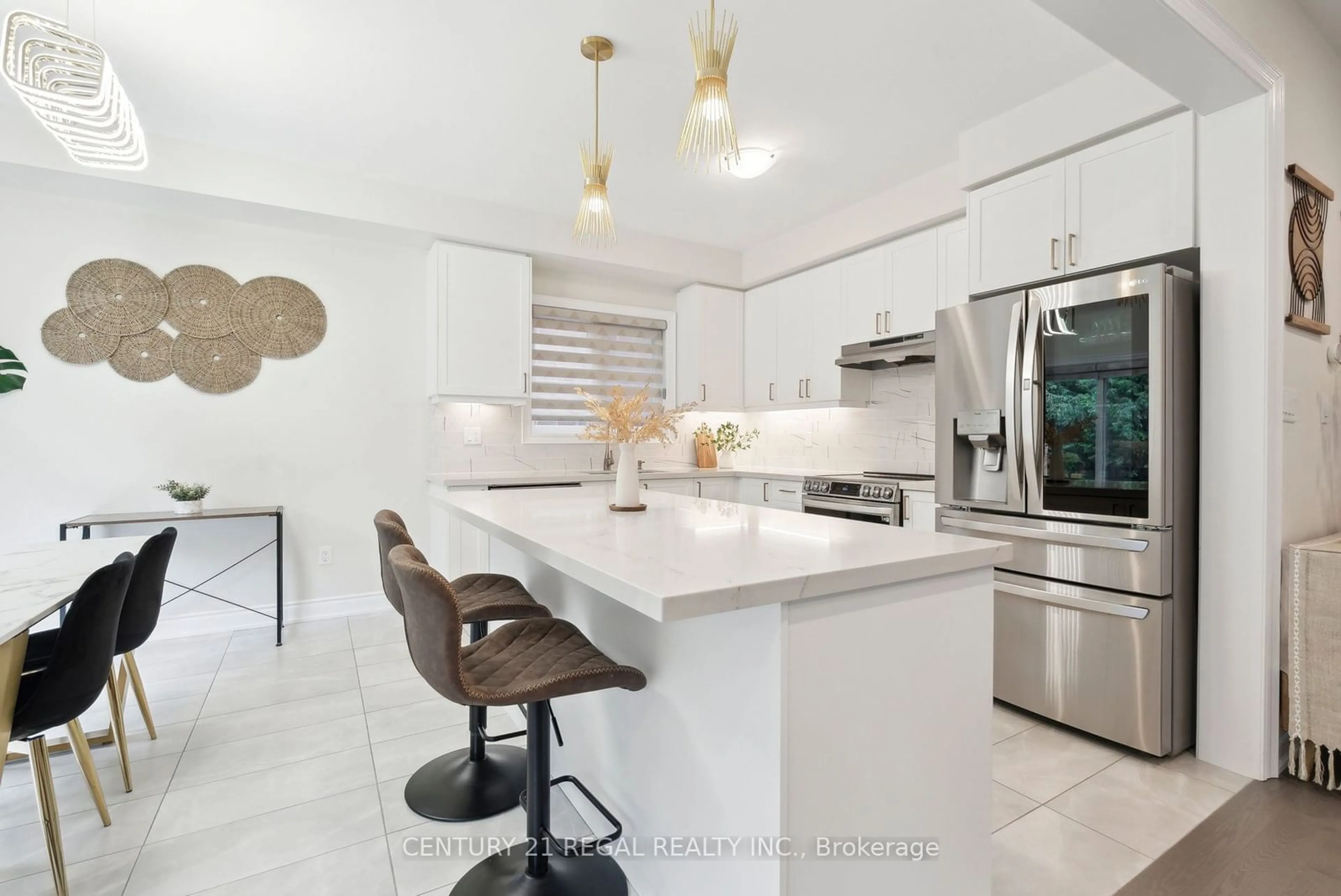 Contemporary kitchen for 126 Heritage St, Bradford West Gwillimbury Ontario L3Z 4M6