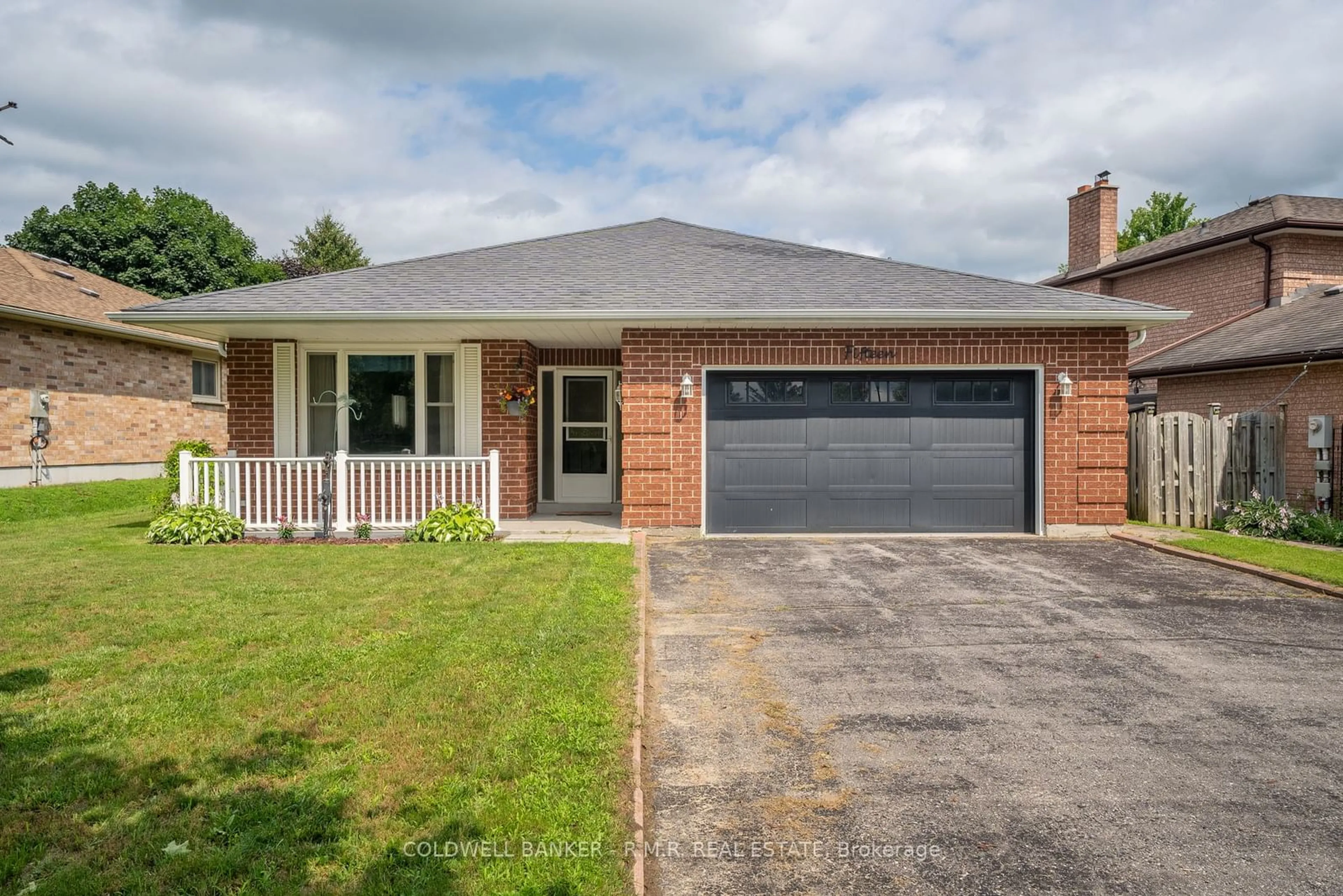 Home with brick exterior material for 15 Testa Rd, Uxbridge Ontario L9P 1M1