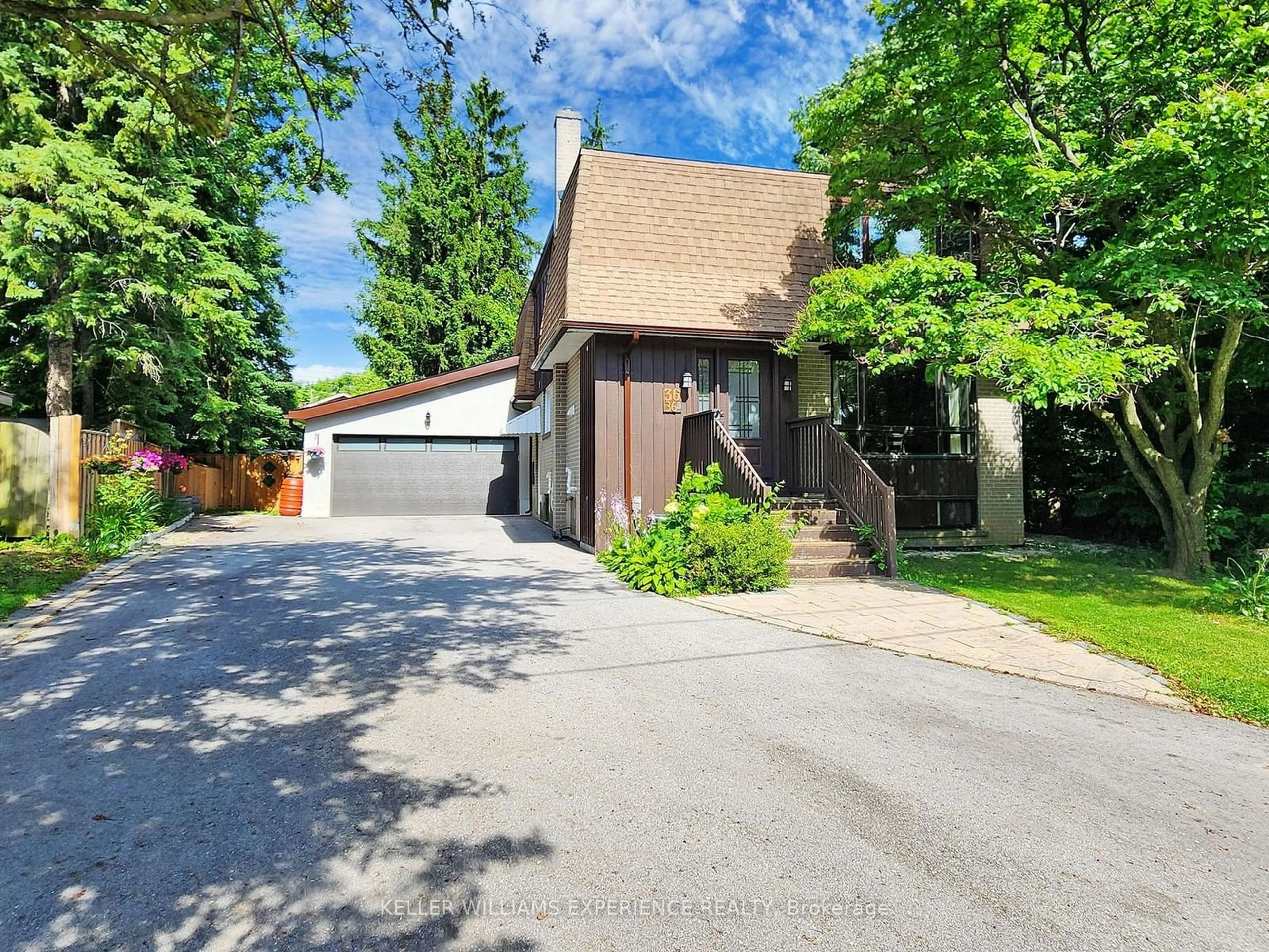 Frontside or backside of a home for 36 Aurora Heights Dr, Aurora Ontario L4G 2W7