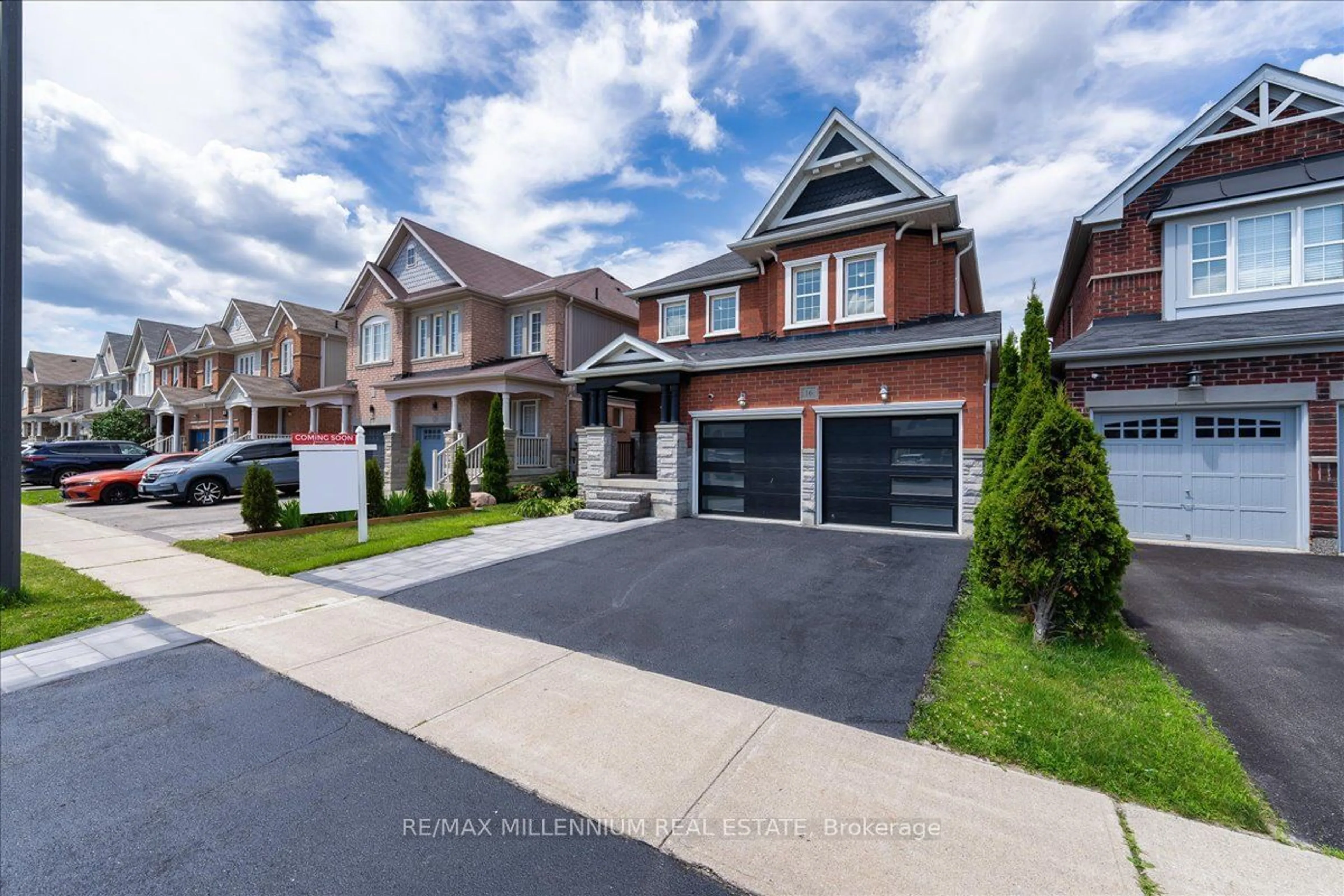 Frontside or backside of a home for 16 Acorn Lane, Bradford West Gwillimbury Ontario L3Z 0H6