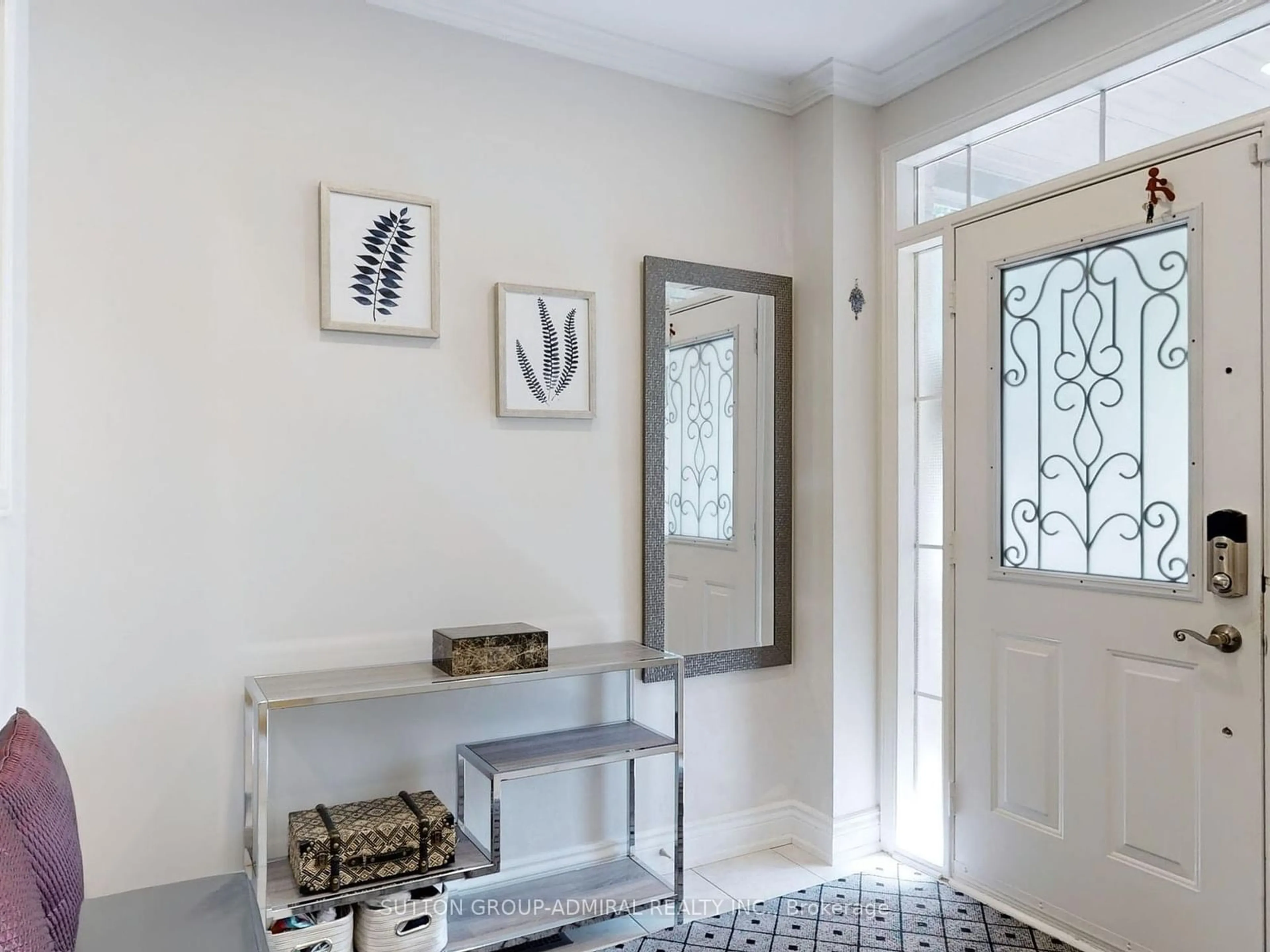 Indoor entryway for 268 Forest Run Blvd, Vaughan Ontario L4K 5G2