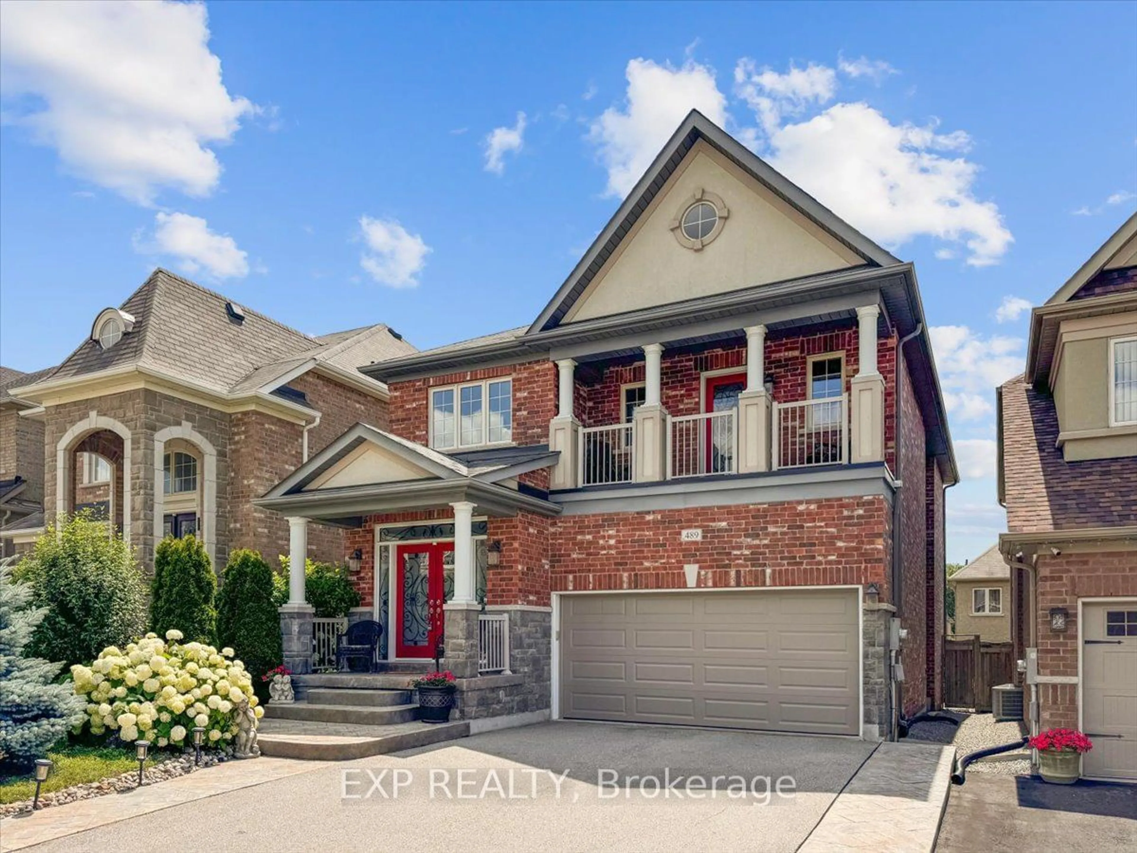Frontside or backside of a home for 489 Kwapis Blvd, Newmarket Ontario L3X 3K6
