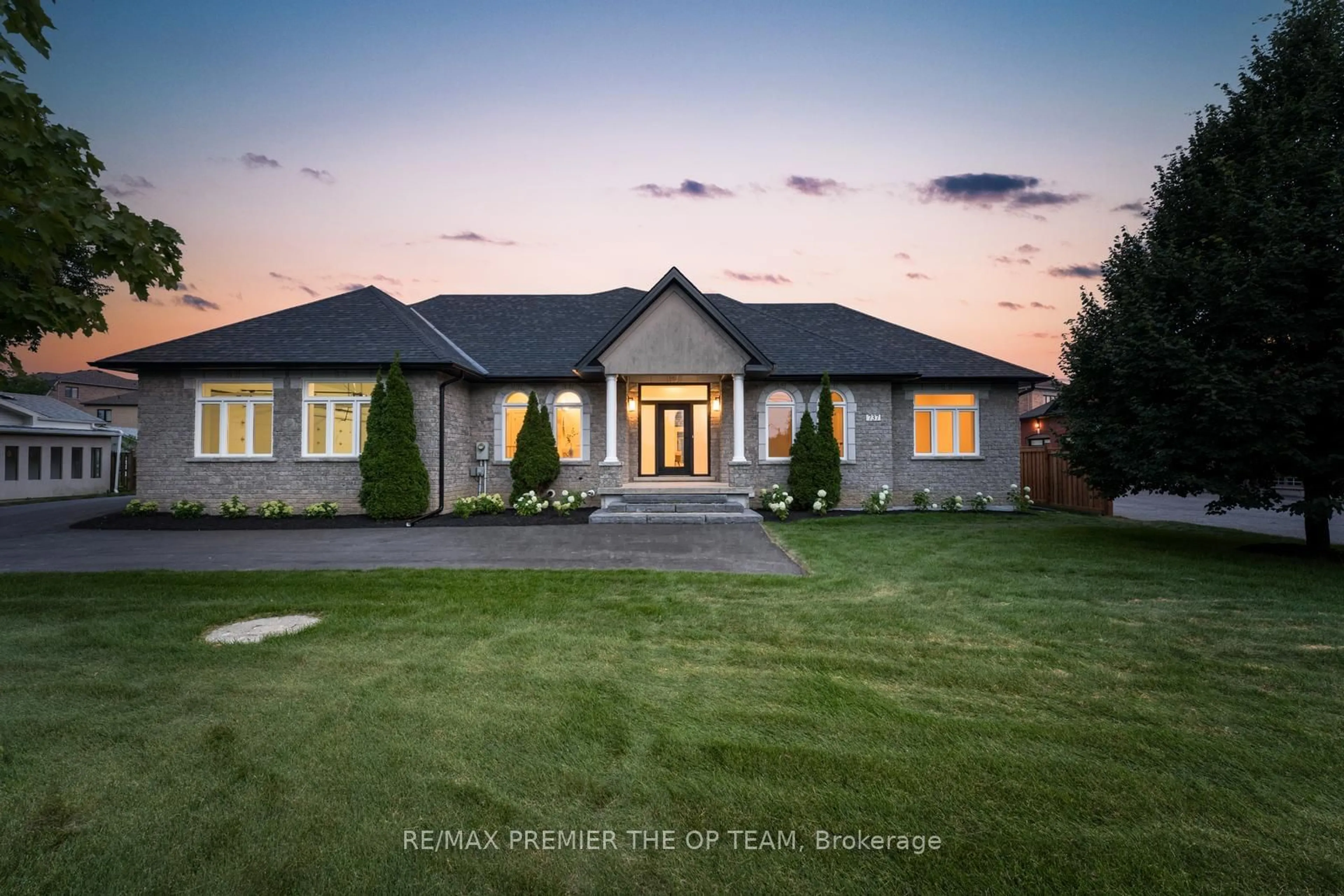 Frontside or backside of a home for 737 Nashville Rd, Vaughan Ontario L4H 3N5