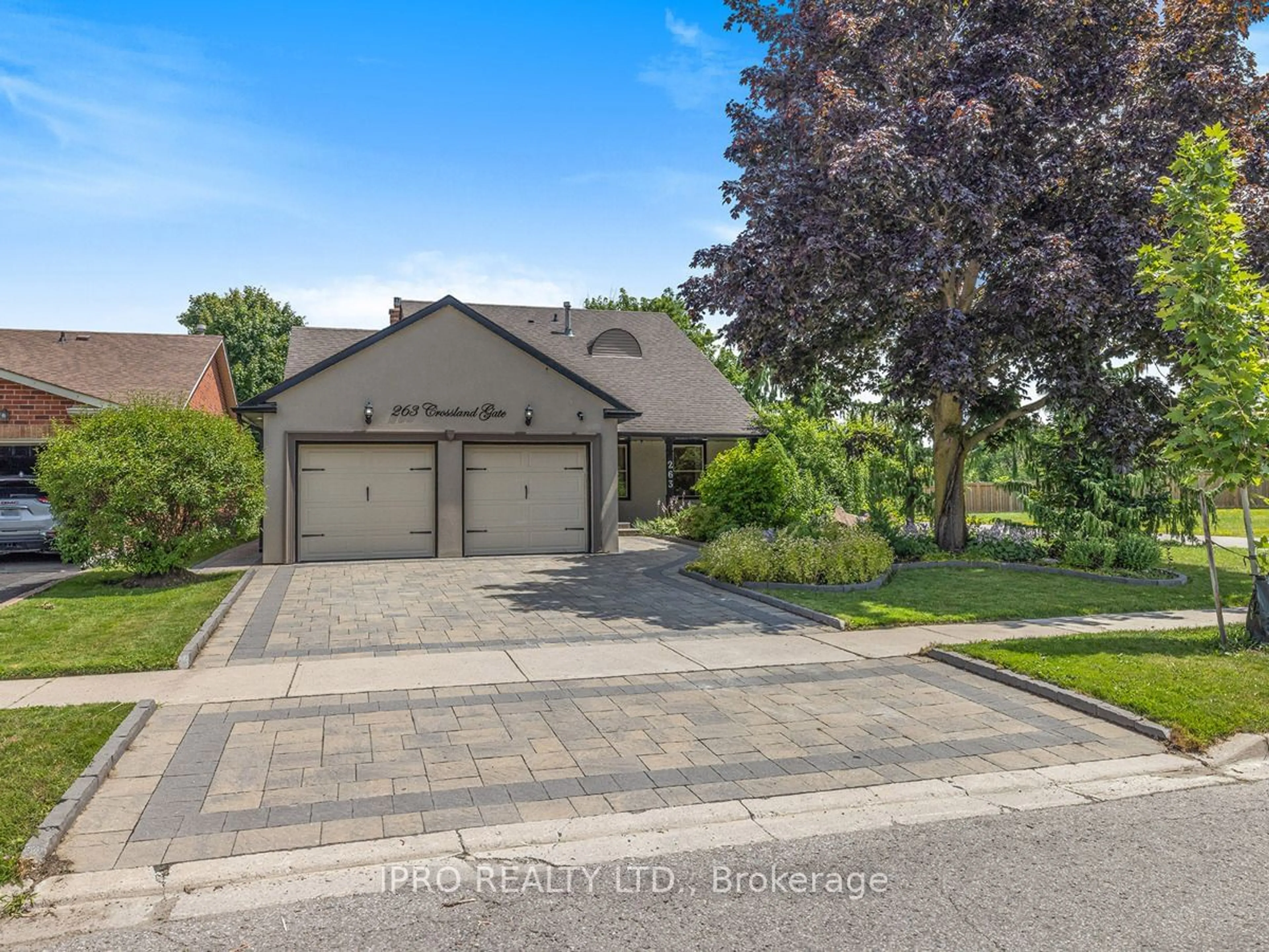 Frontside or backside of a home for 263 Crossland Gate, Newmarket Ontario L3X 1B1