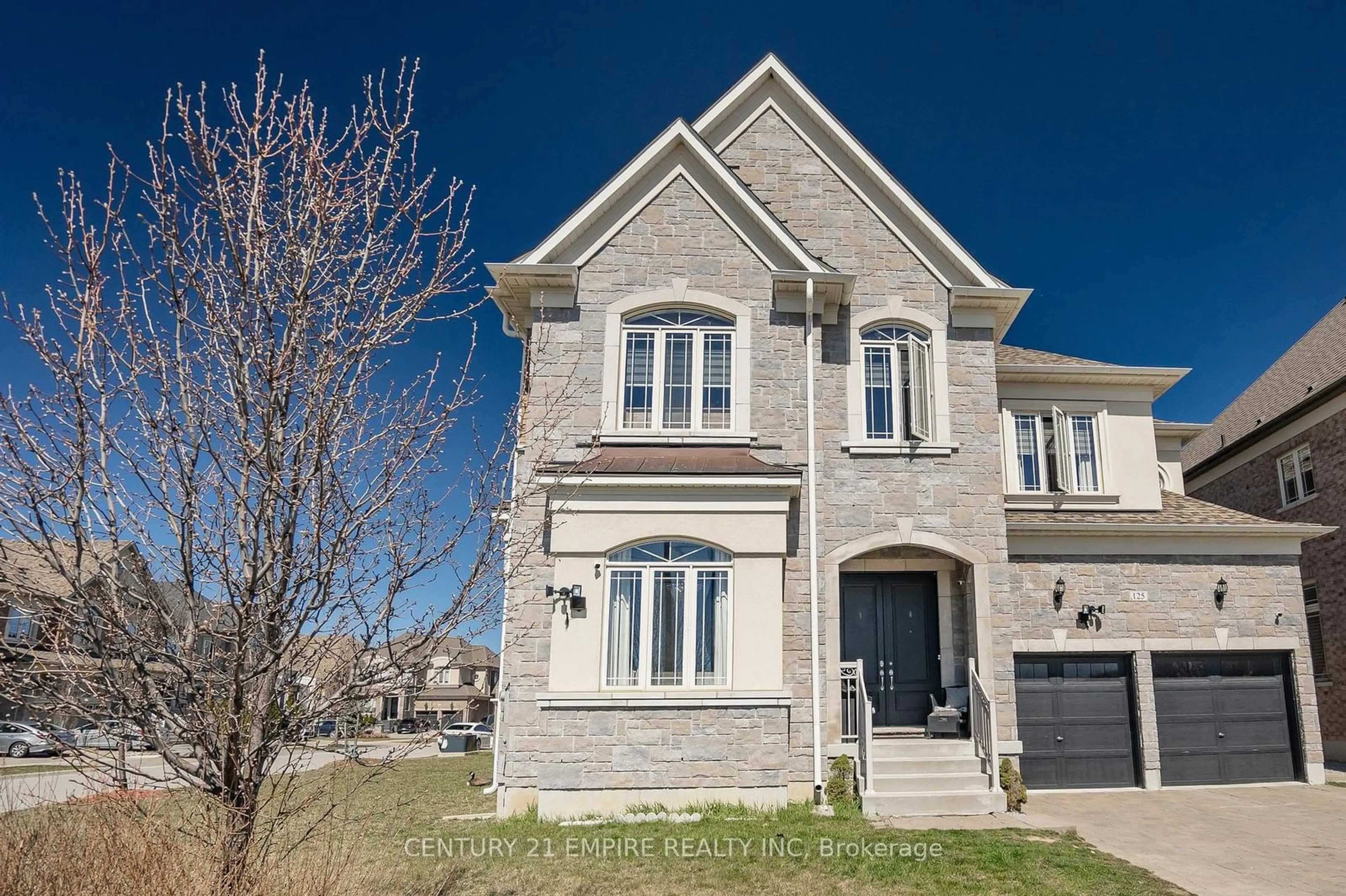 A pic from exterior of the house or condo for 125 Chesney Cres, Vaughan Ontario L4H 4A6