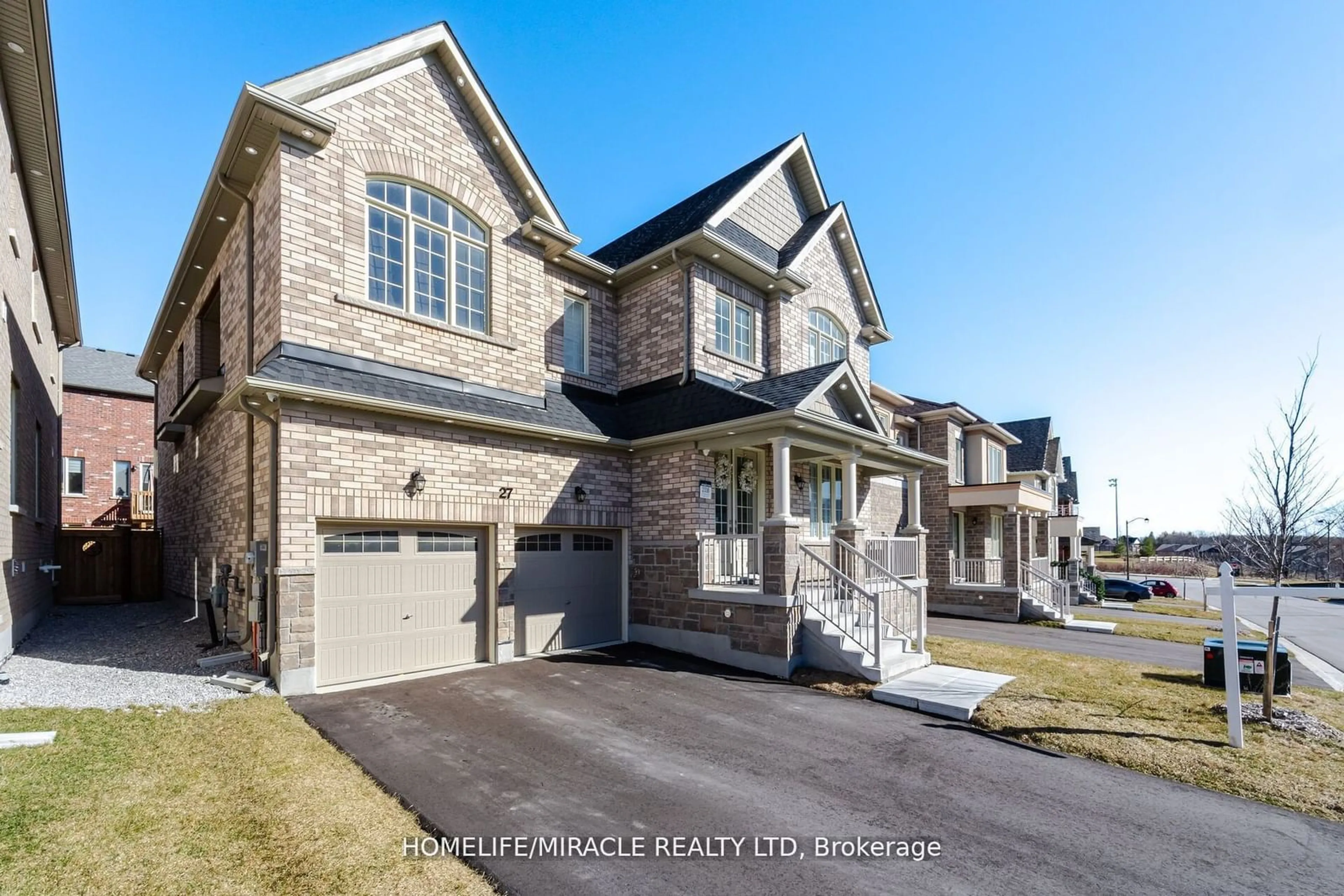 Home with brick exterior material for 27 Balsdon Hllw, East Gwillimbury Ontario L9N 0Y7