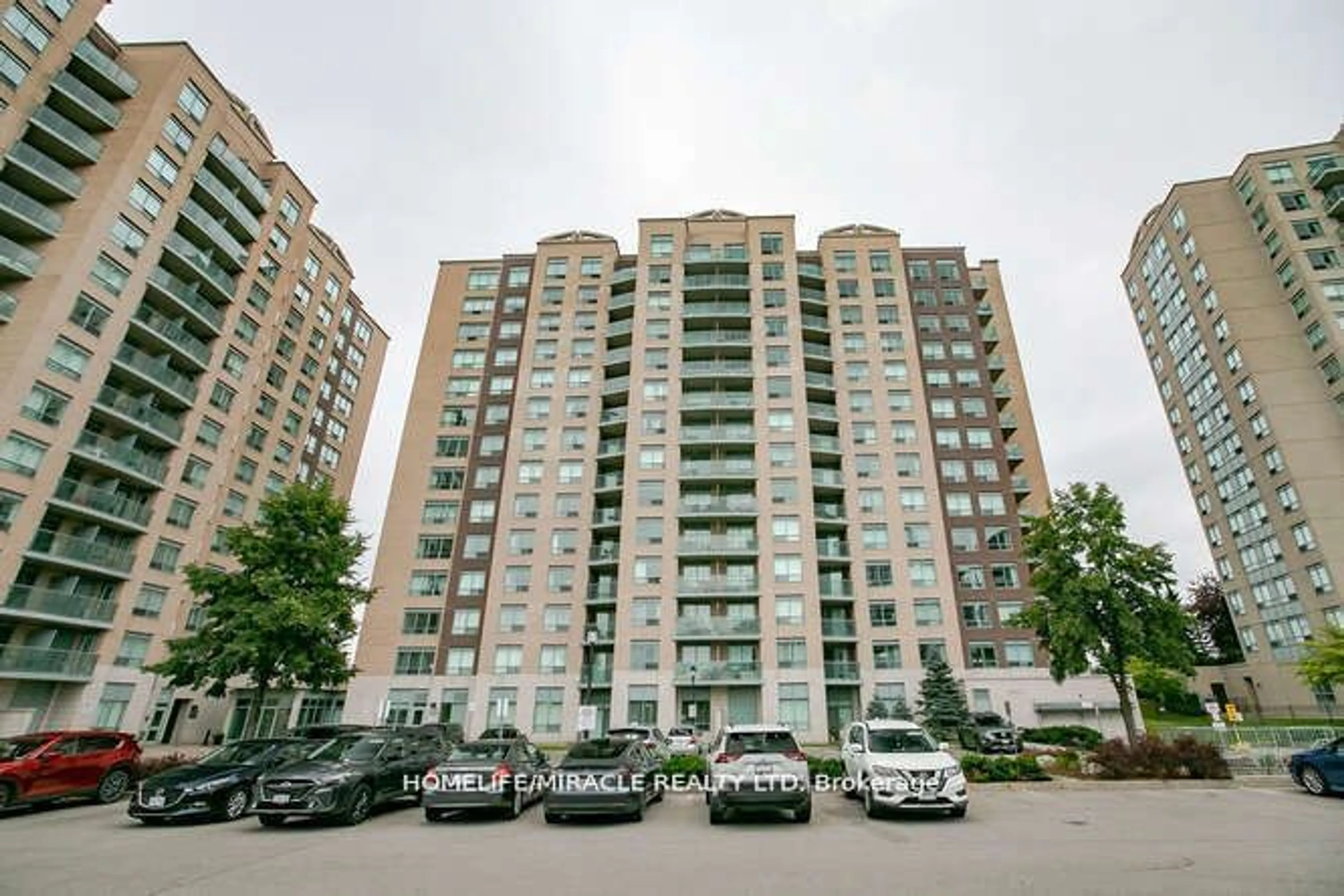 A pic from exterior of the house or condo for 11 Oneida Cres #1208, Richmond Hill Ontario L4B 0A1