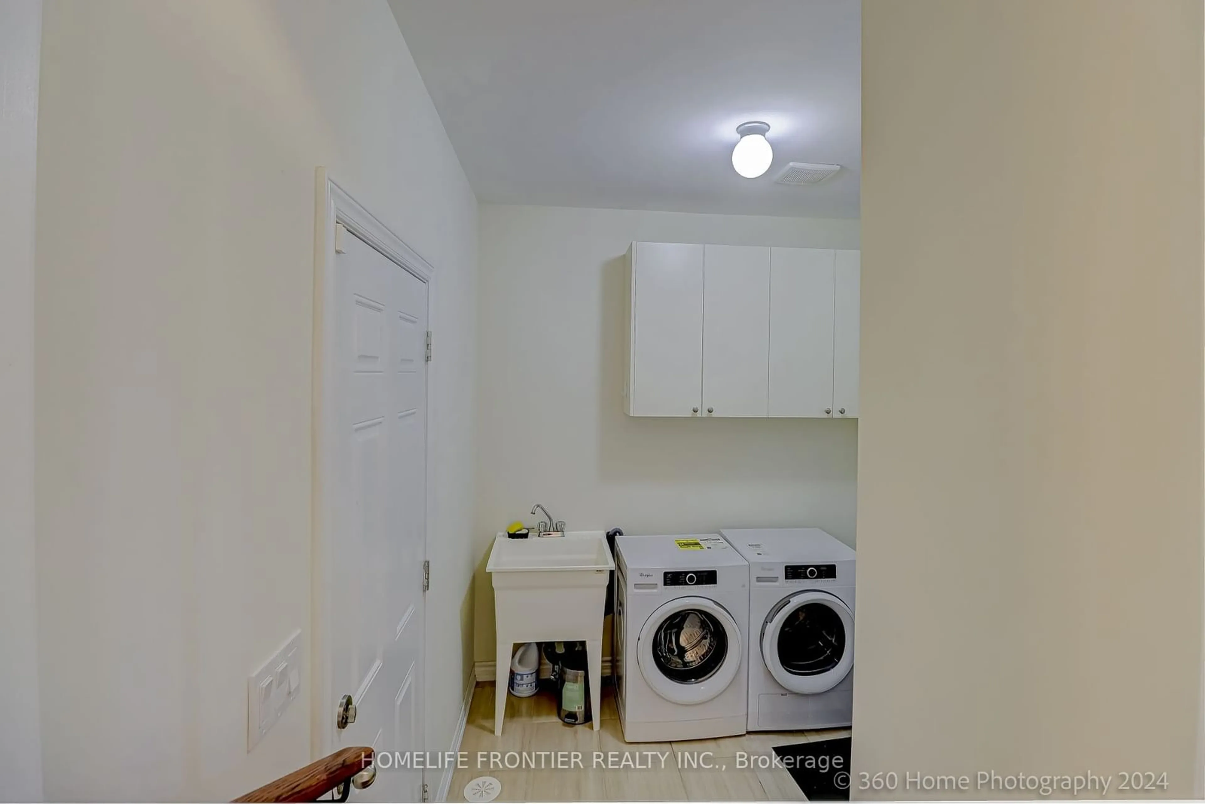 Laundry room for 142 Golden Tr, Vaughan Ontario L6A 5A1