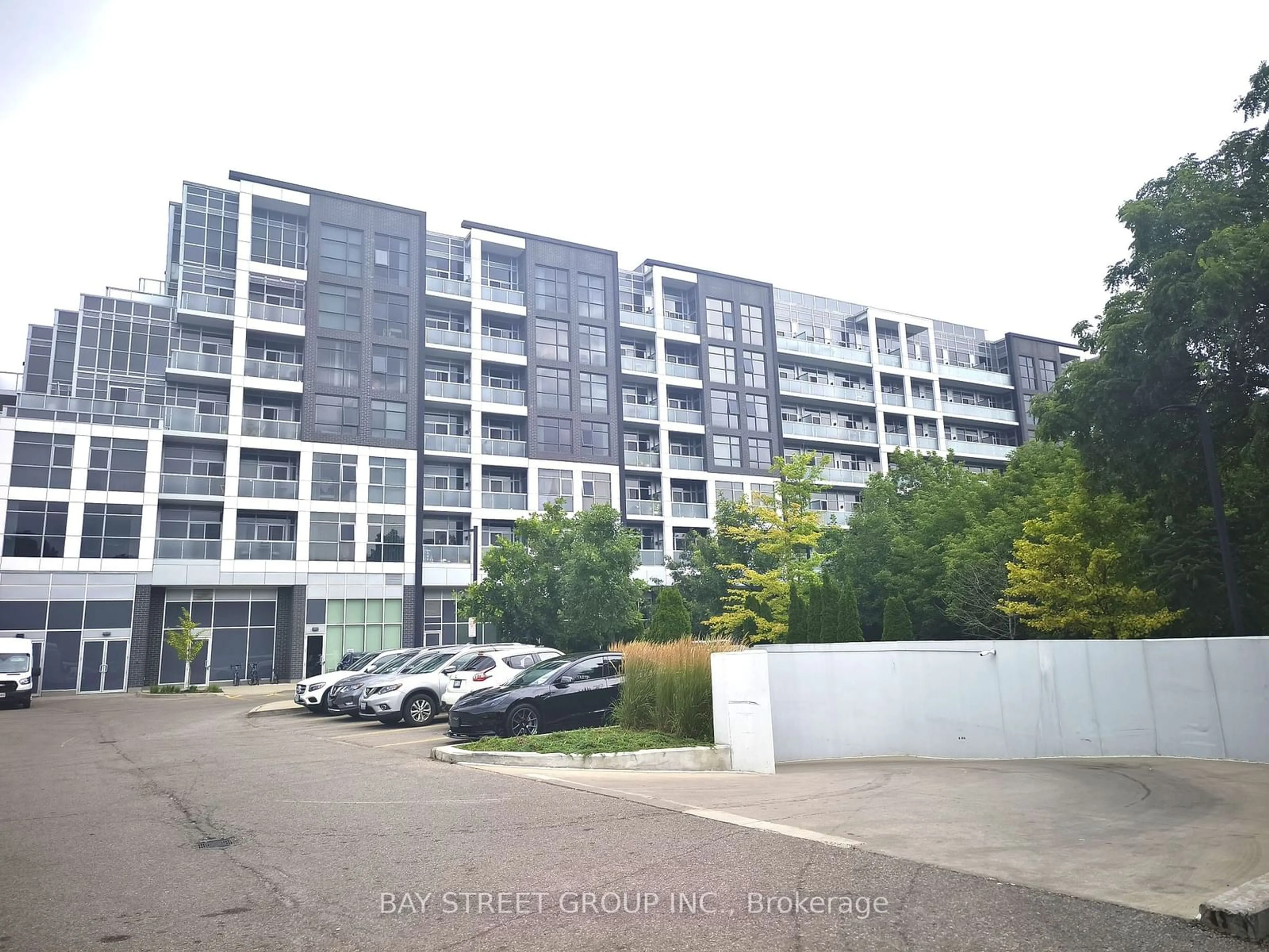 A pic from exterior of the house or condo for 8763 Bayview Ave #208, Richmond Hill Ontario L4B 3V1