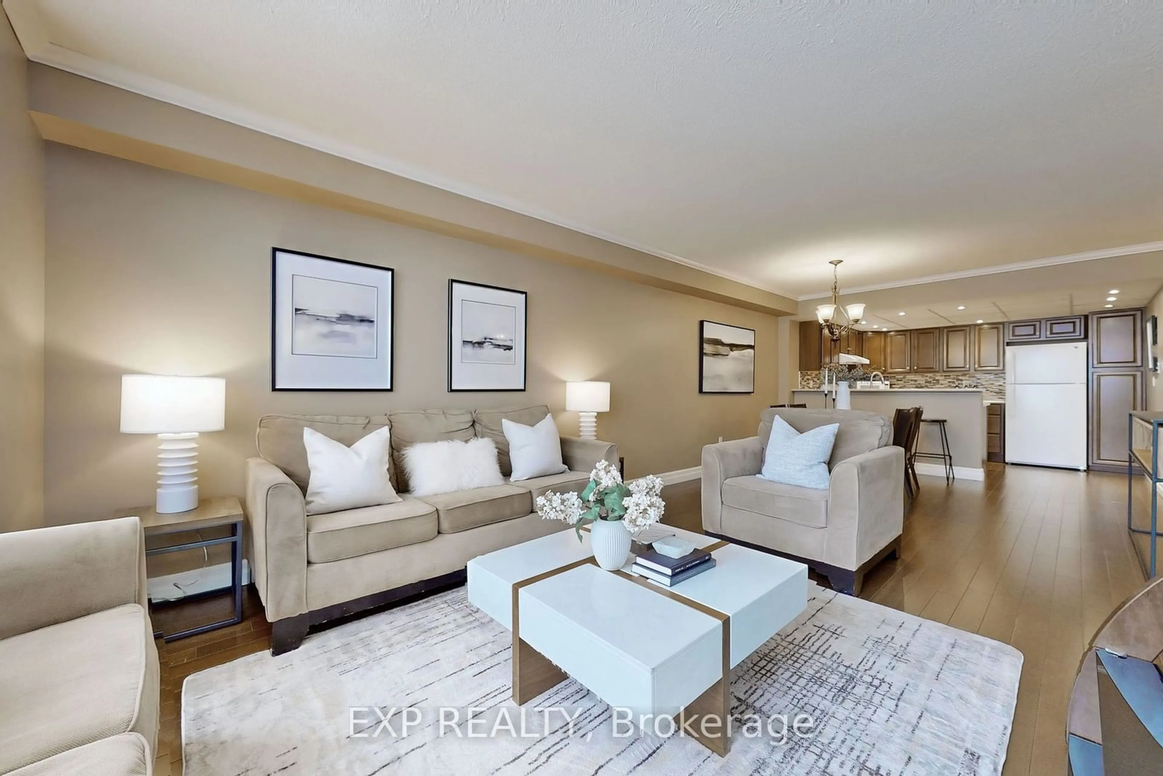 Living room for 309 Major Mackenzie Dr #215, Richmond Hill Ontario L4C 9V5