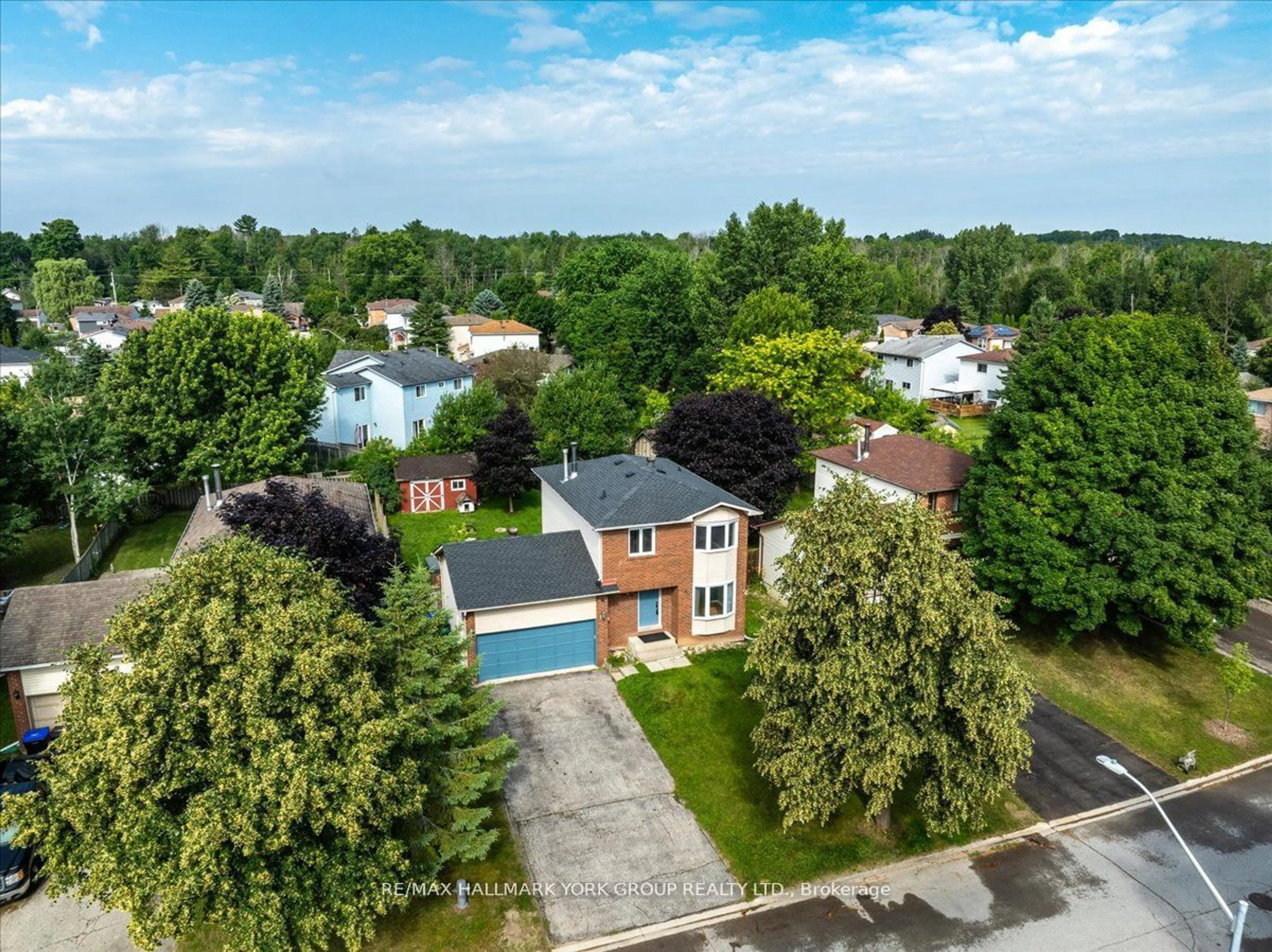 Frontside or backside of a home for 710 Candaras St, Innisfil Ontario L9S 2G9