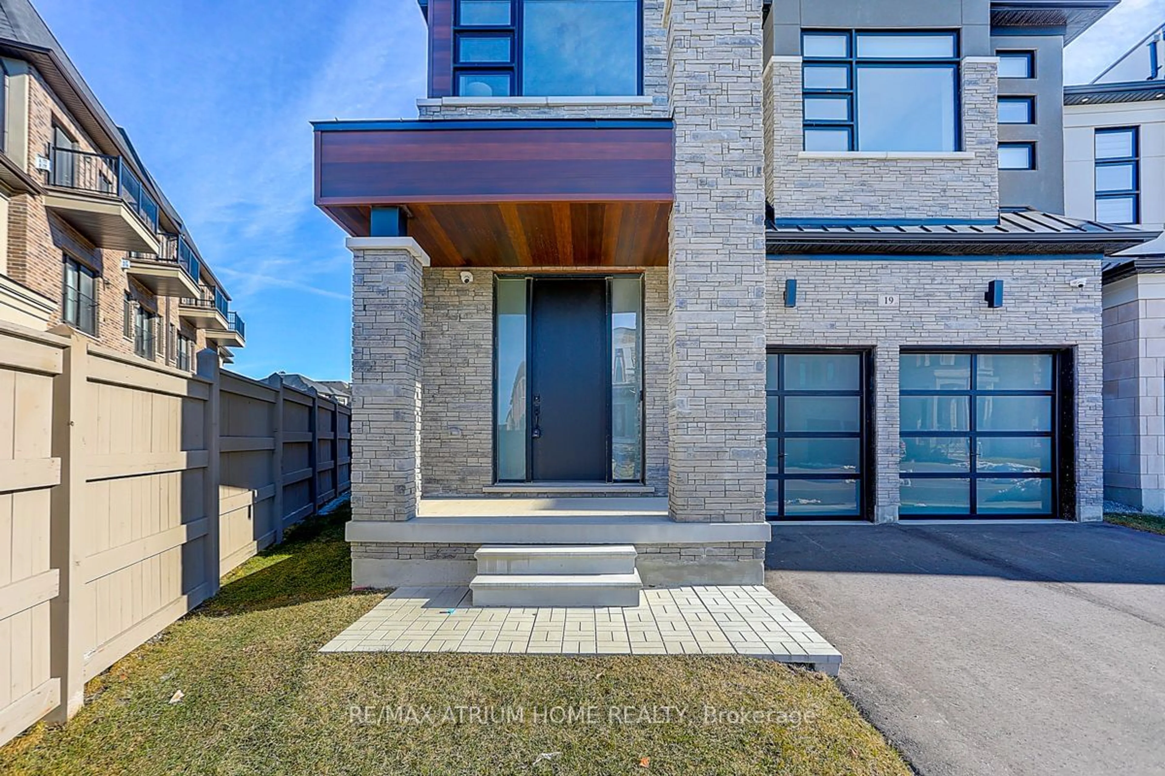 Home with brick exterior material for 19 Seager St, Richmond Hill Ontario L4S 0H1